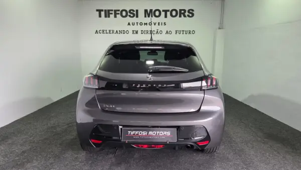 Peugeot 208 1.2 PureTech Allure Pack 8