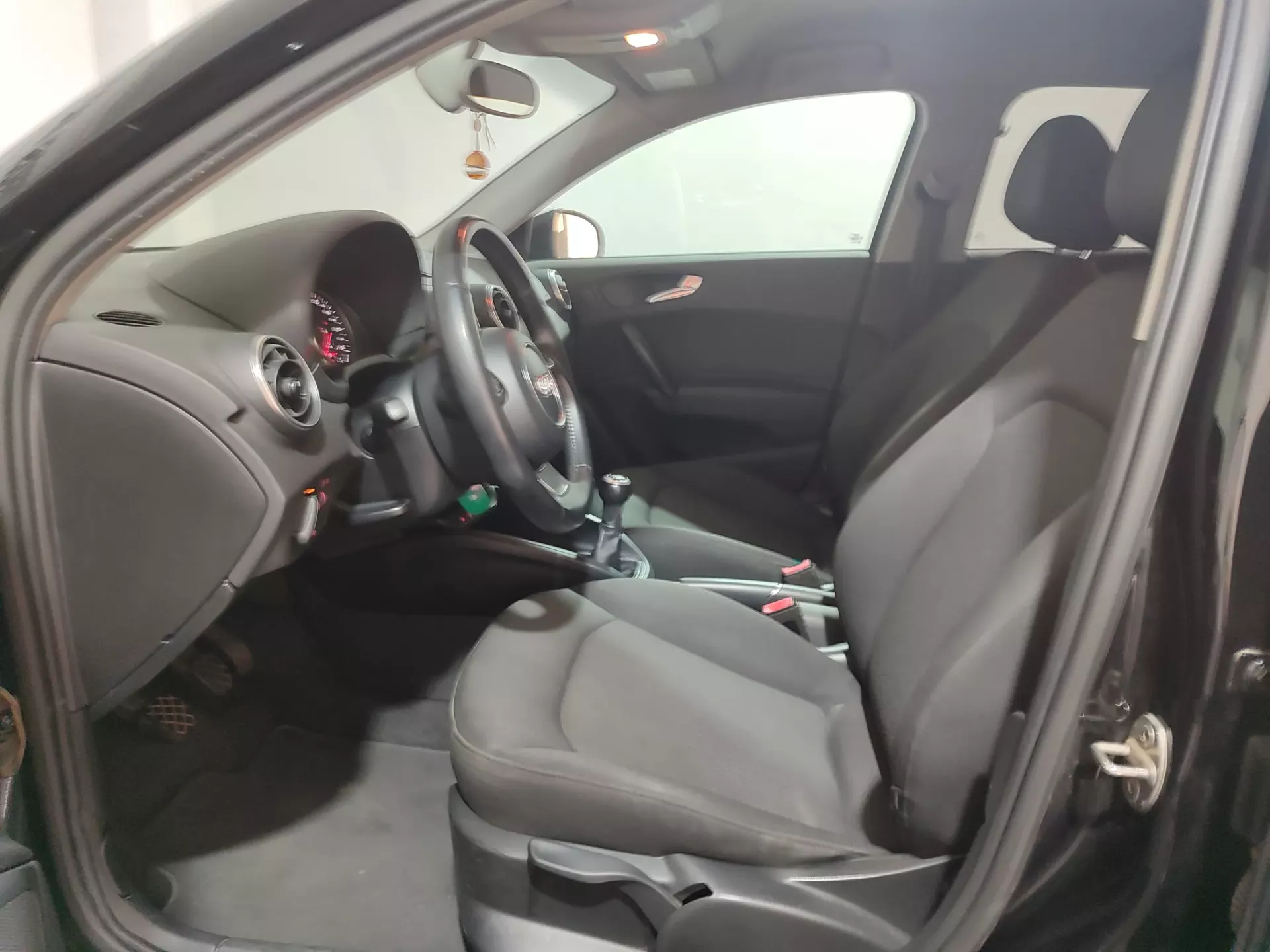 Audi A1 Sportback 1.6 TDi Sport 13