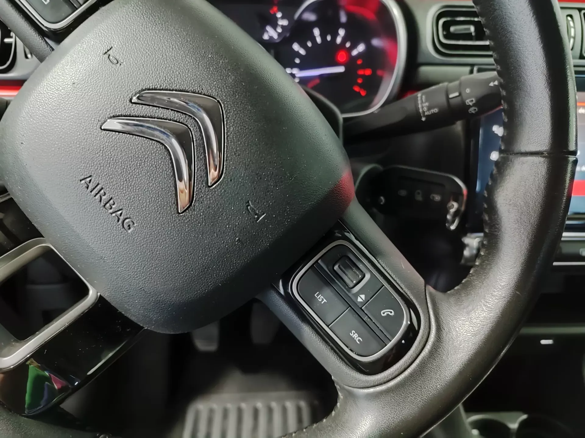 Citroën C3 1.2 PureTech Shine 28