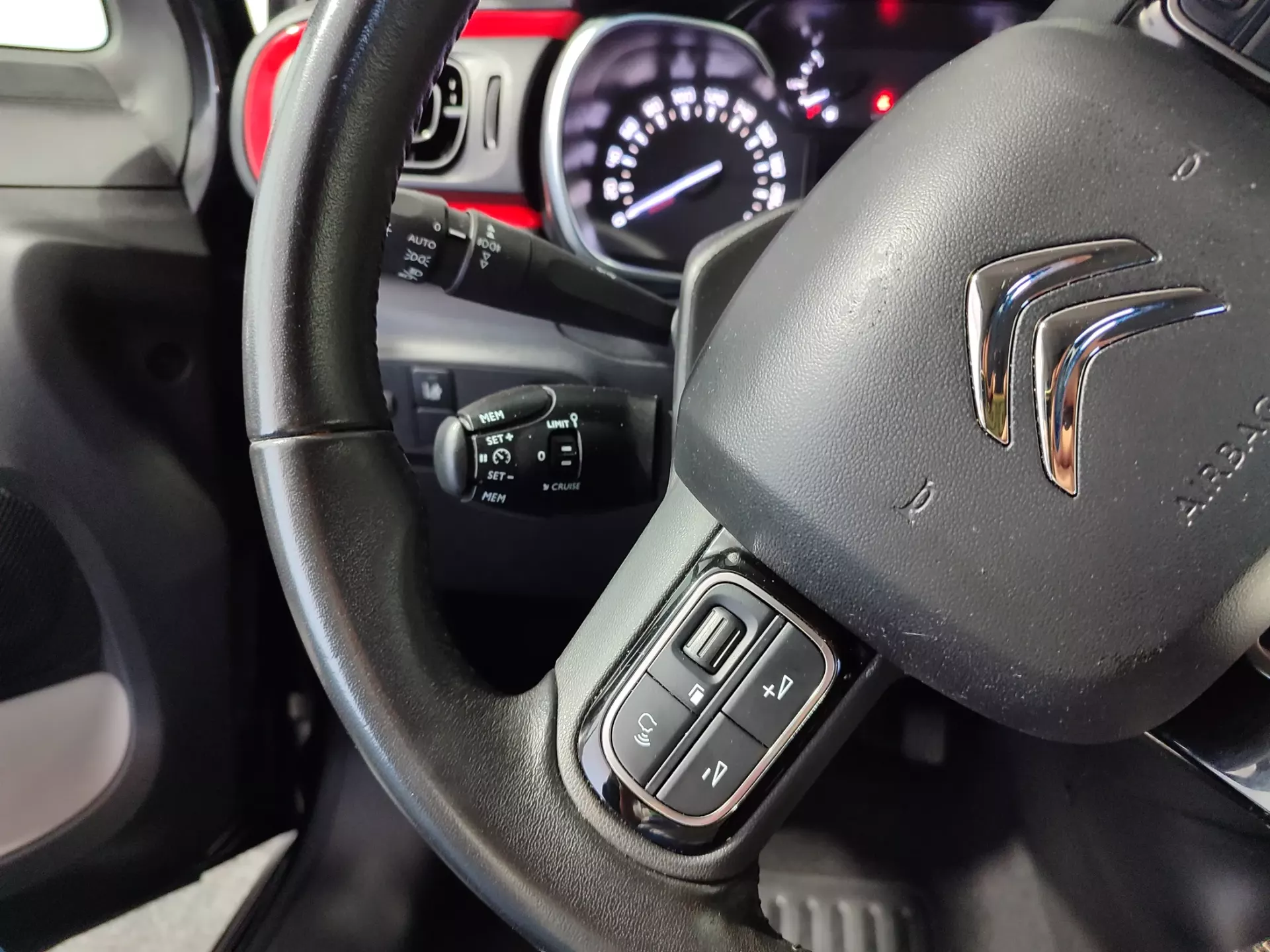 Citroën C3 1.2 PureTech Shine 29