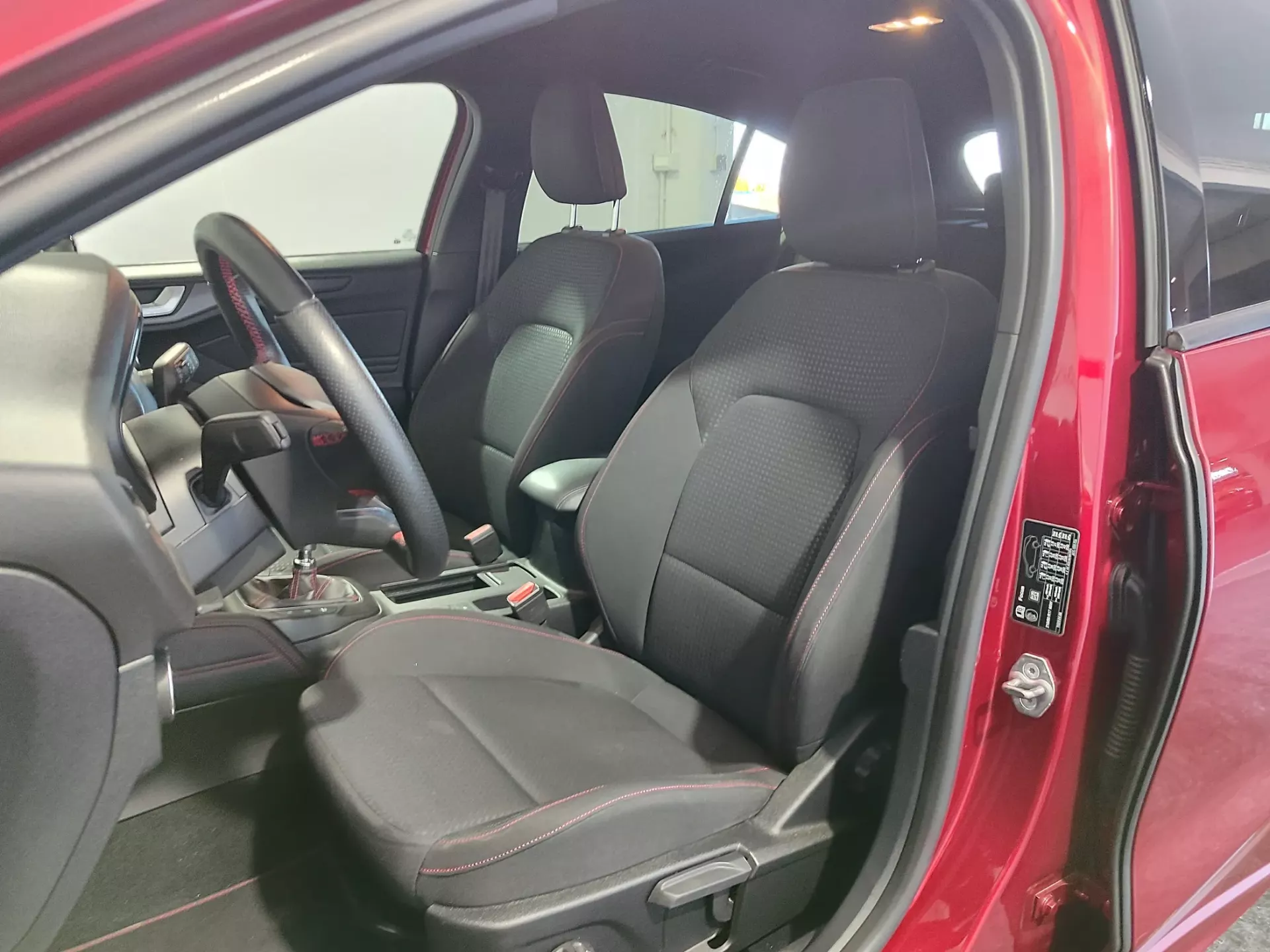 Ford Focus 1.0 EcoBoost ST-Line 13