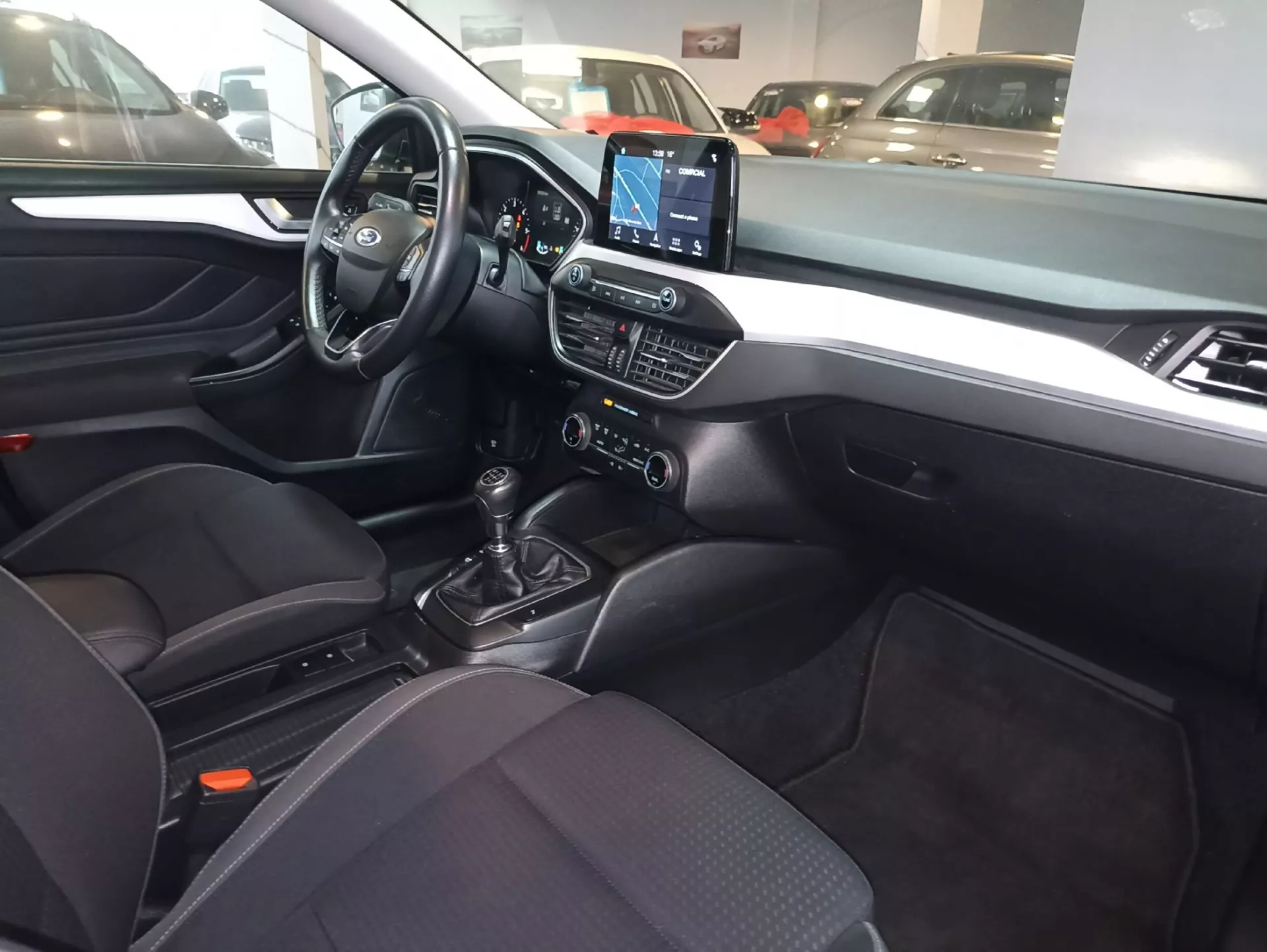 Ford Focus SW 1.5 TDCi EcoBlue Titanium 17