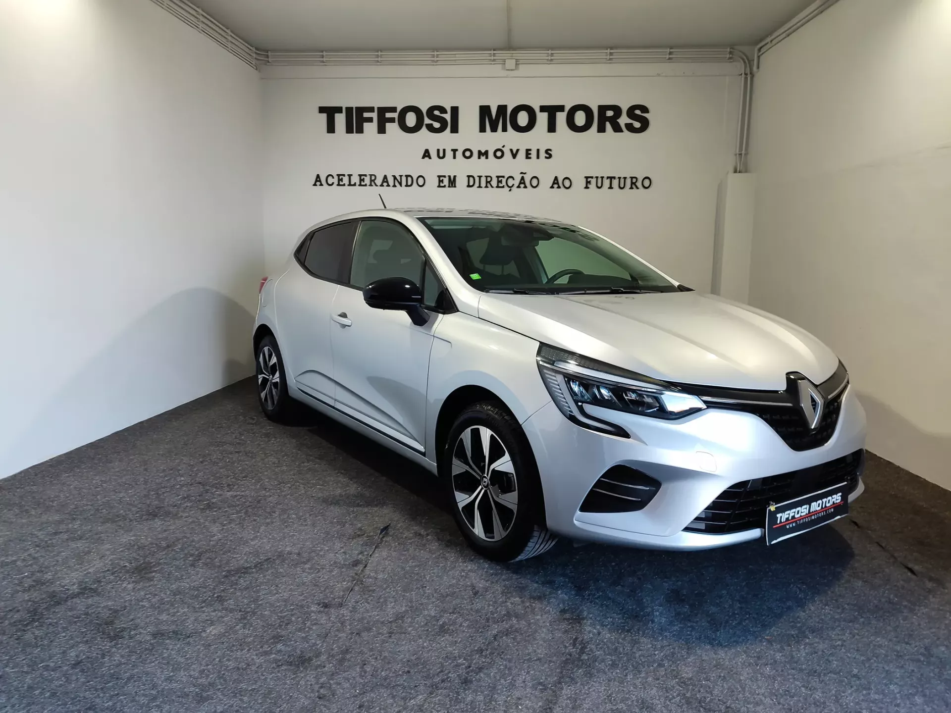 Renault Clio 1.0 TCe Techno Bi-Fuel 2