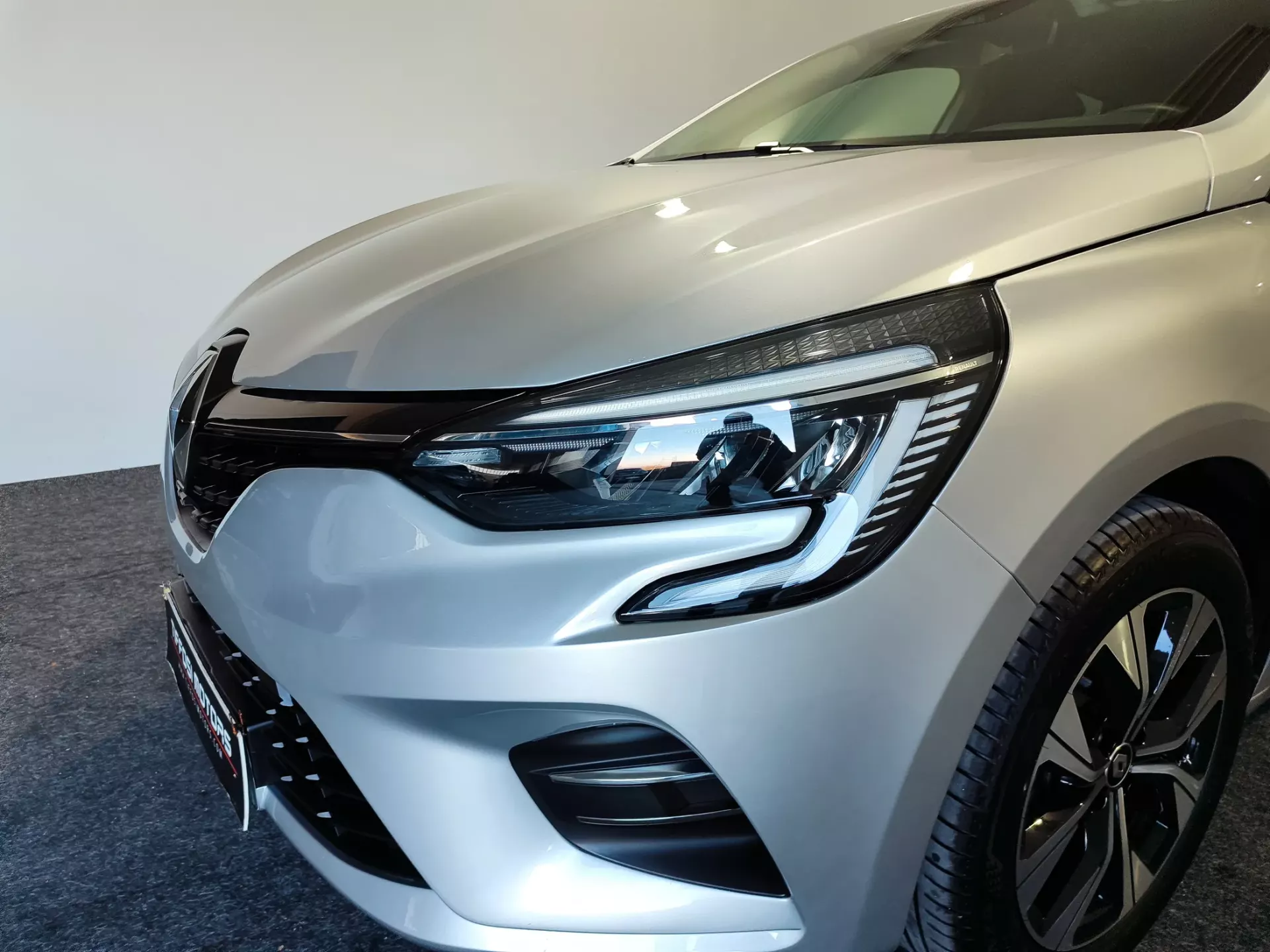 Renault Clio 1.0 TCe Techno Bi-Fuel 4