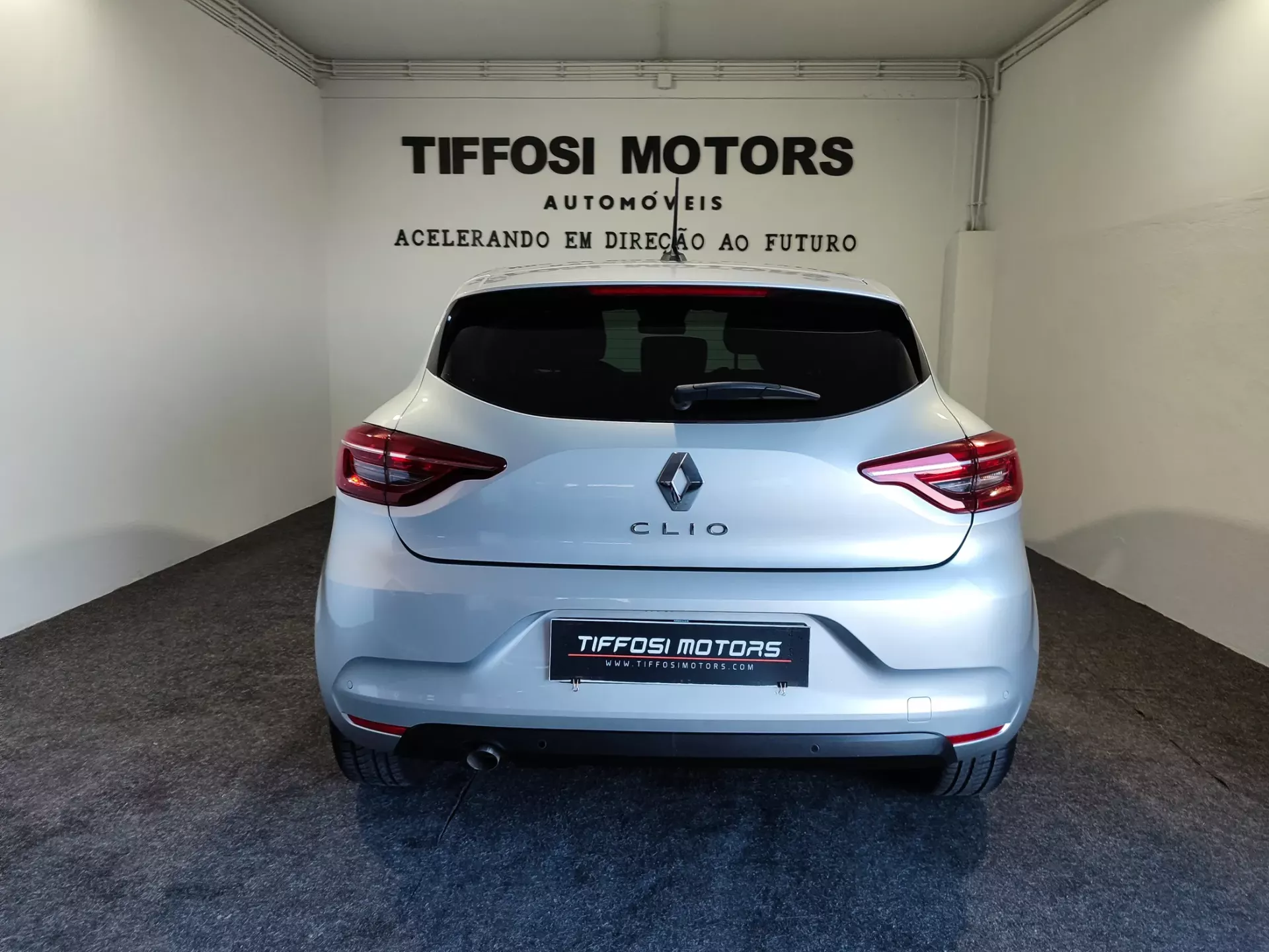 Renault Clio 1.0 TCe Techno Bi-Fuel 8