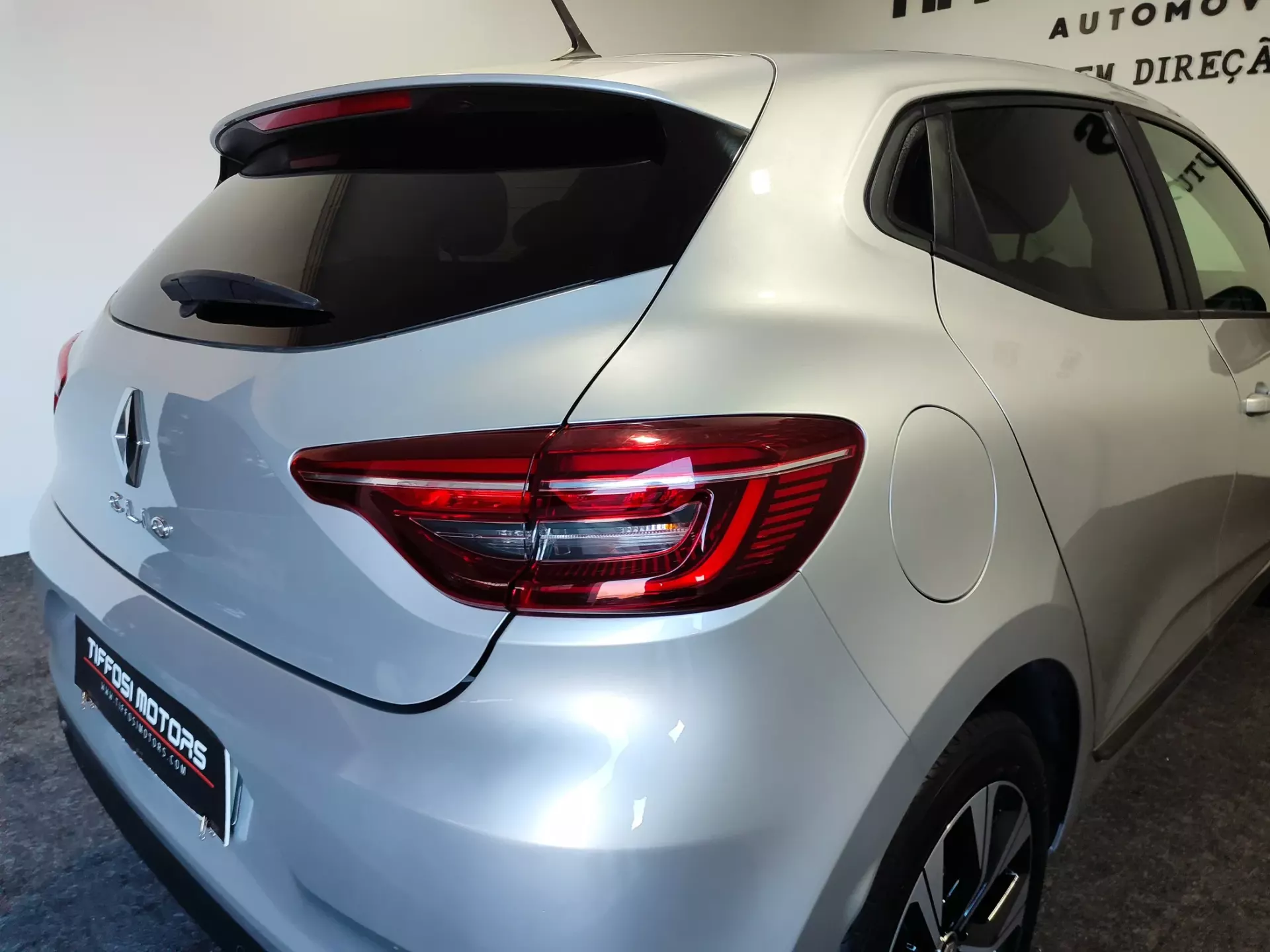 Renault Clio 1.0 TCe Techno Bi-Fuel 9