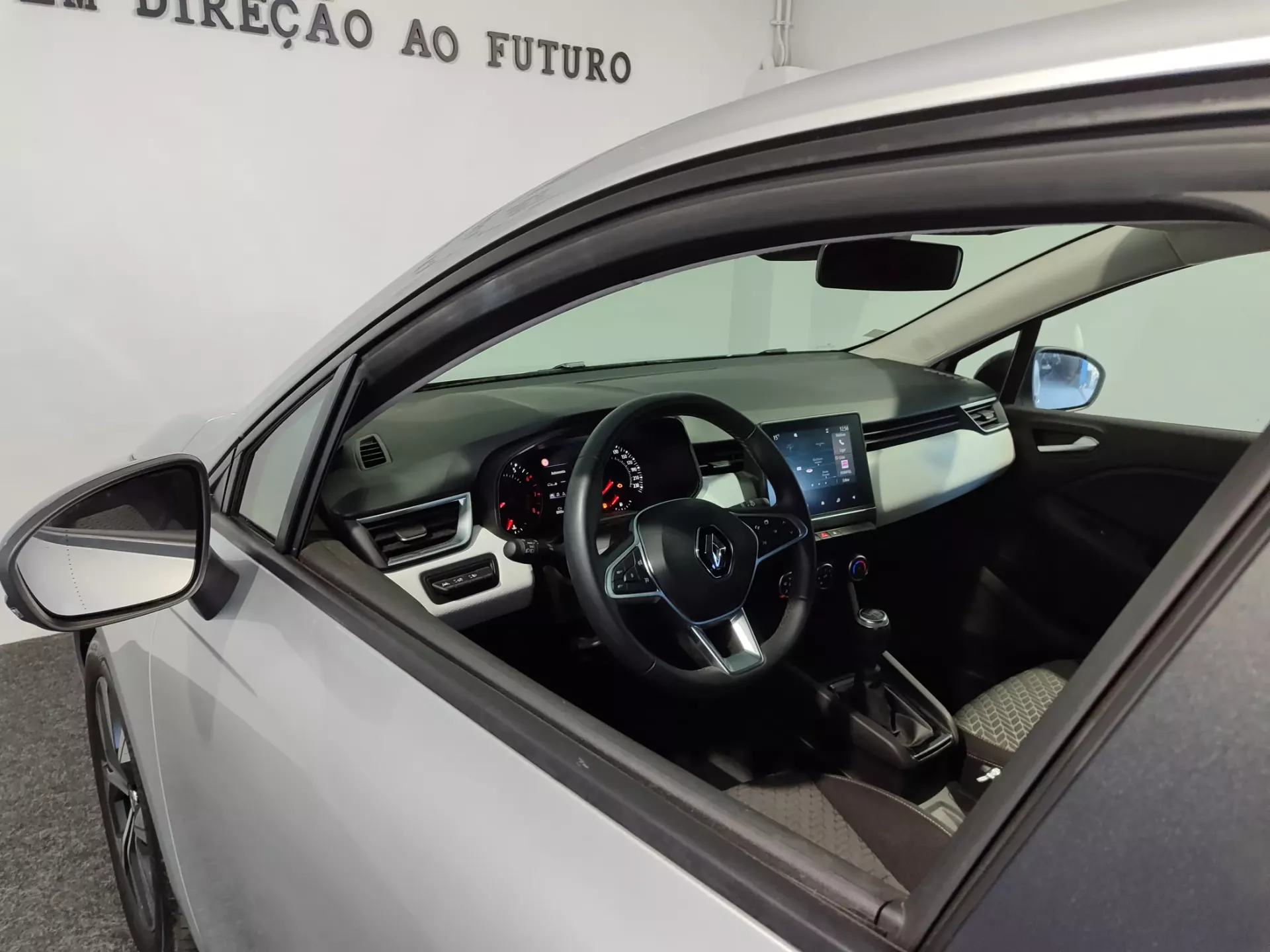 Renault Clio 1.0 TCe Techno Bi-Fuel 11