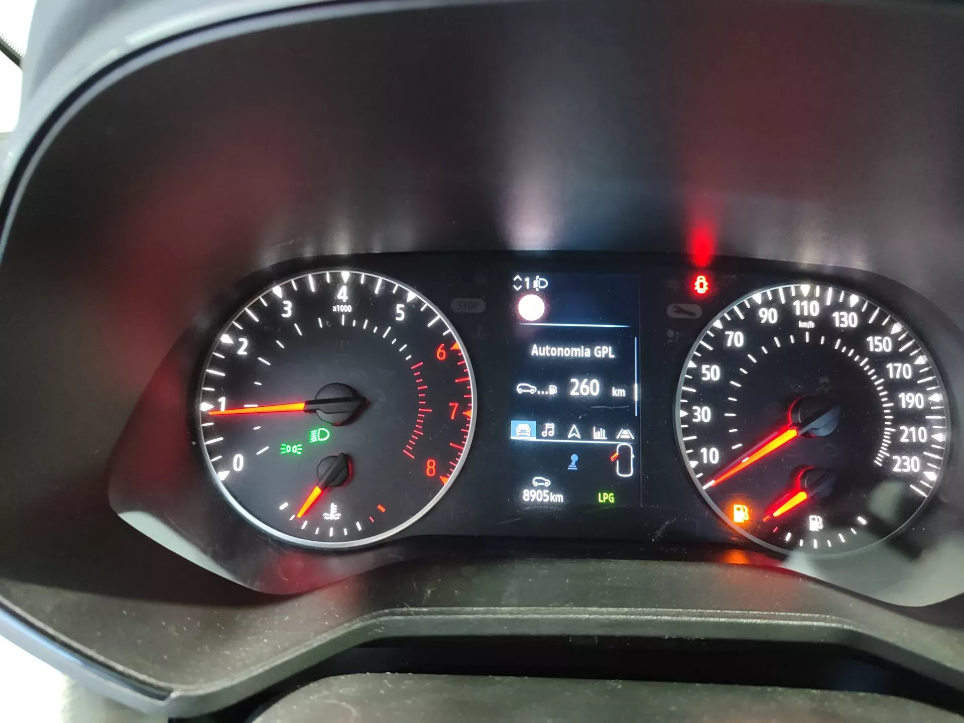 Renault Clio 1.0 TCe Techno Bi-Fuel 17