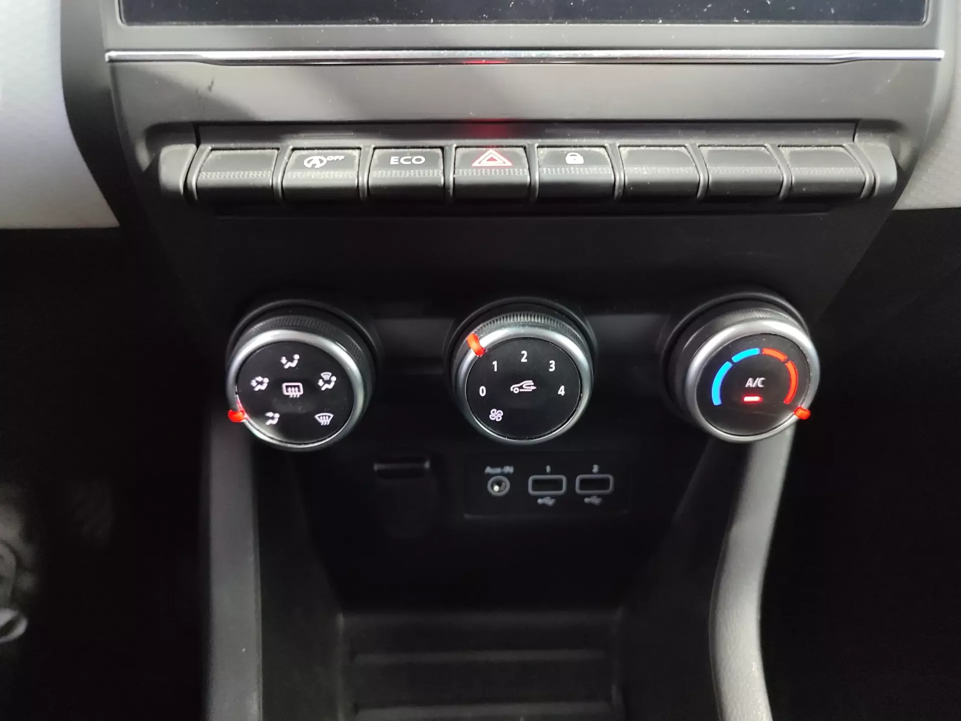 Renault Clio 1.0 TCe Techno Bi-Fuel 29