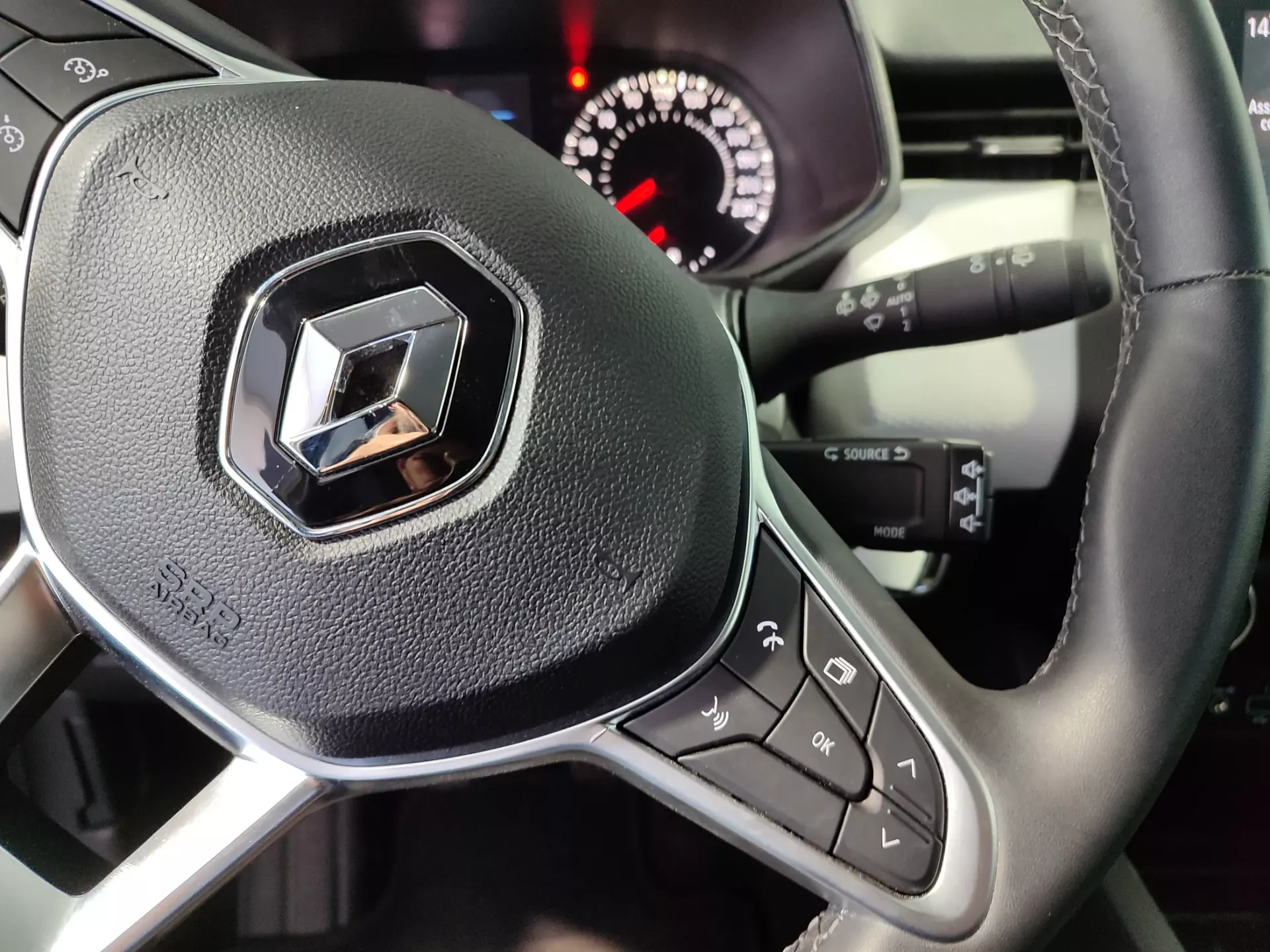 Renault Clio 1.0 TCe Techno Bi-Fuel 33