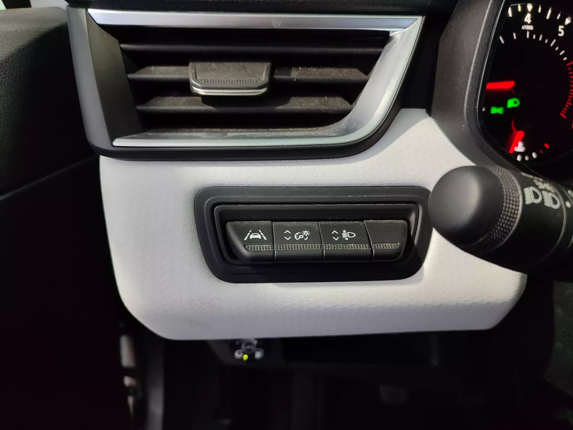 Renault Clio 1.0 TCe Techno Bi-Fuel 36