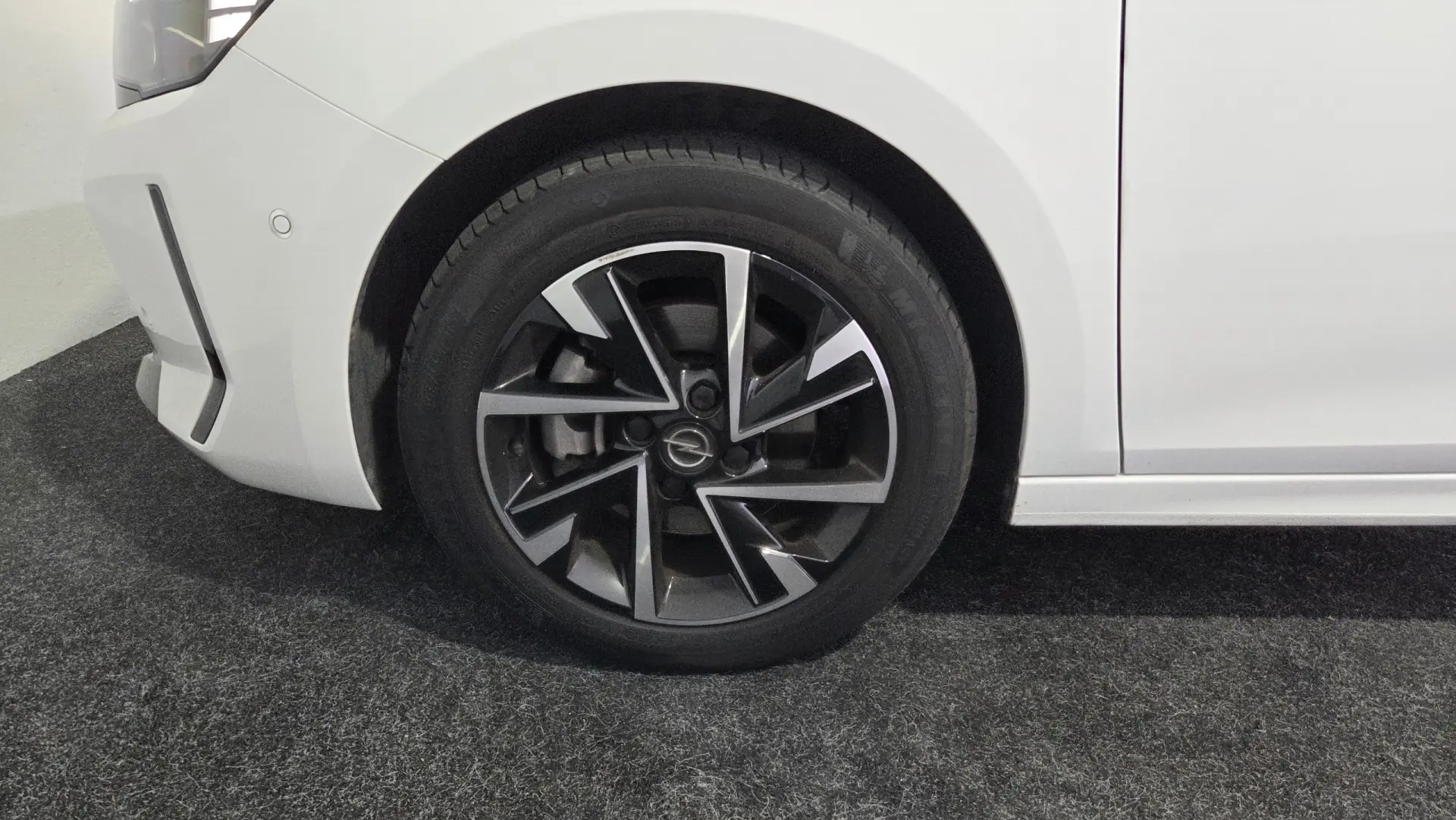 Opel Corsa 1.2 Direct Injection Turbo S&S GS 37