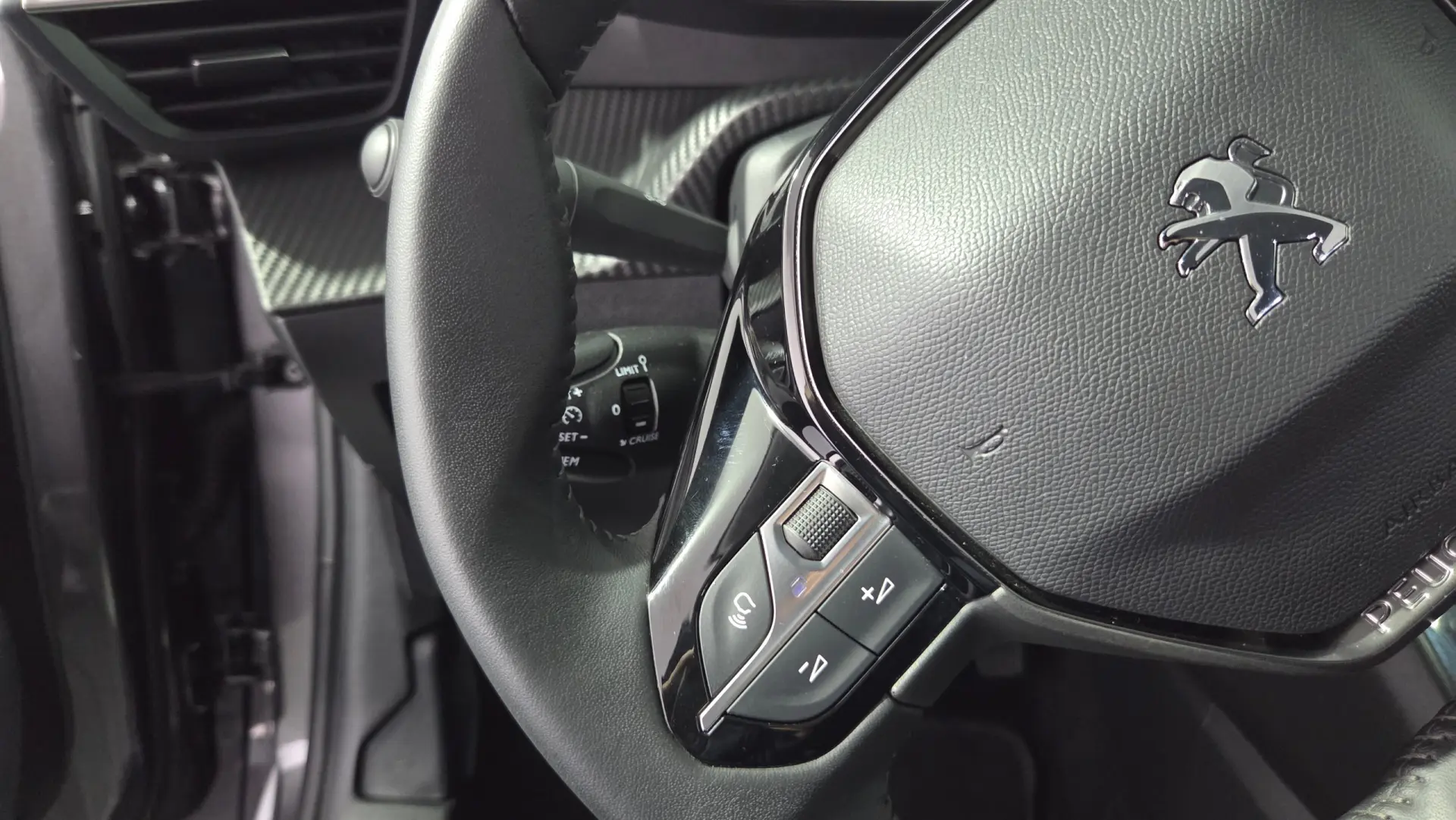 Peugeot 208 1.2 PureTech Allure Pack 33