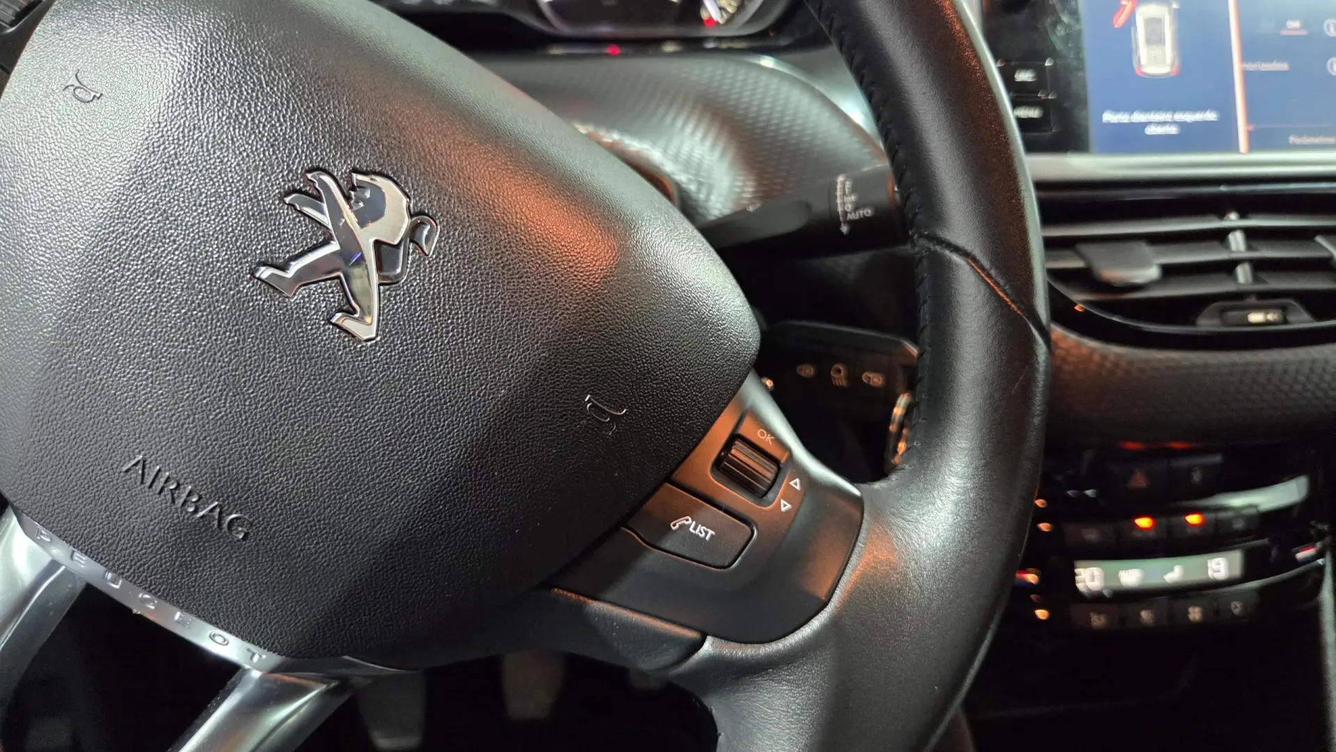 Peugeot 2008 PureTech 130 Stop&Start Allure 31