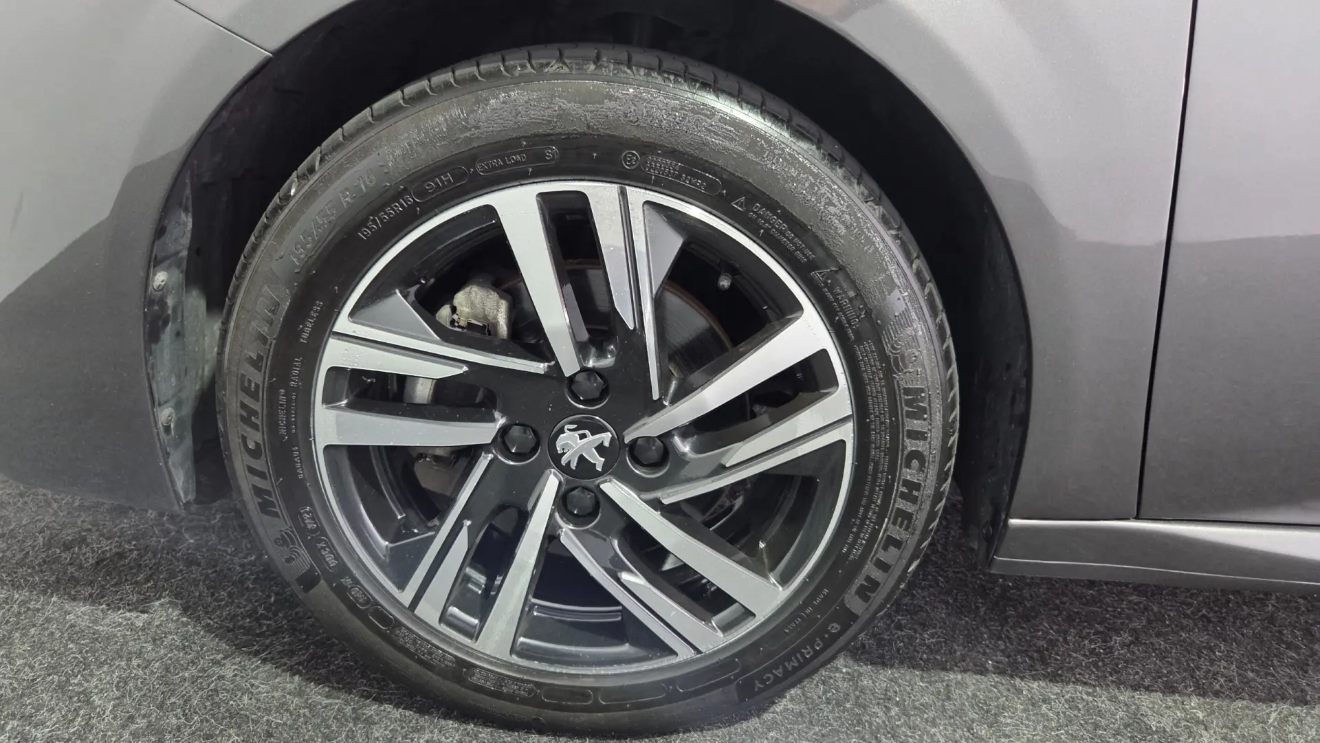 Peugeot 208 1.2 PureTech Allure Pack 37