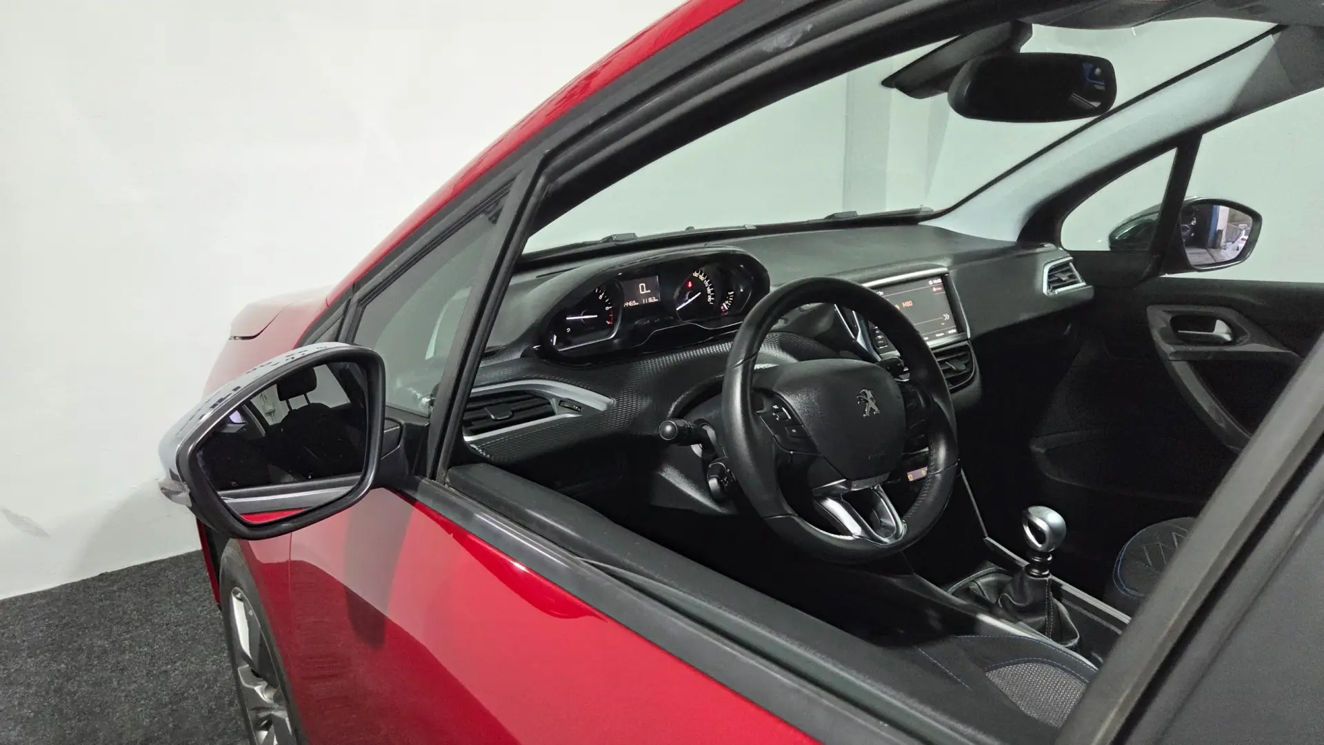 Peugeot 2008 PureTech 130 Stop&Start Allure 11