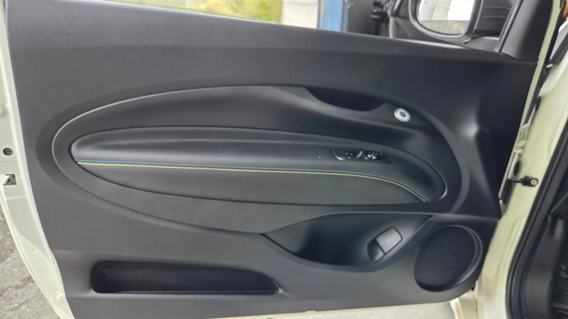 Abarth 500e C Scorpionissima 41