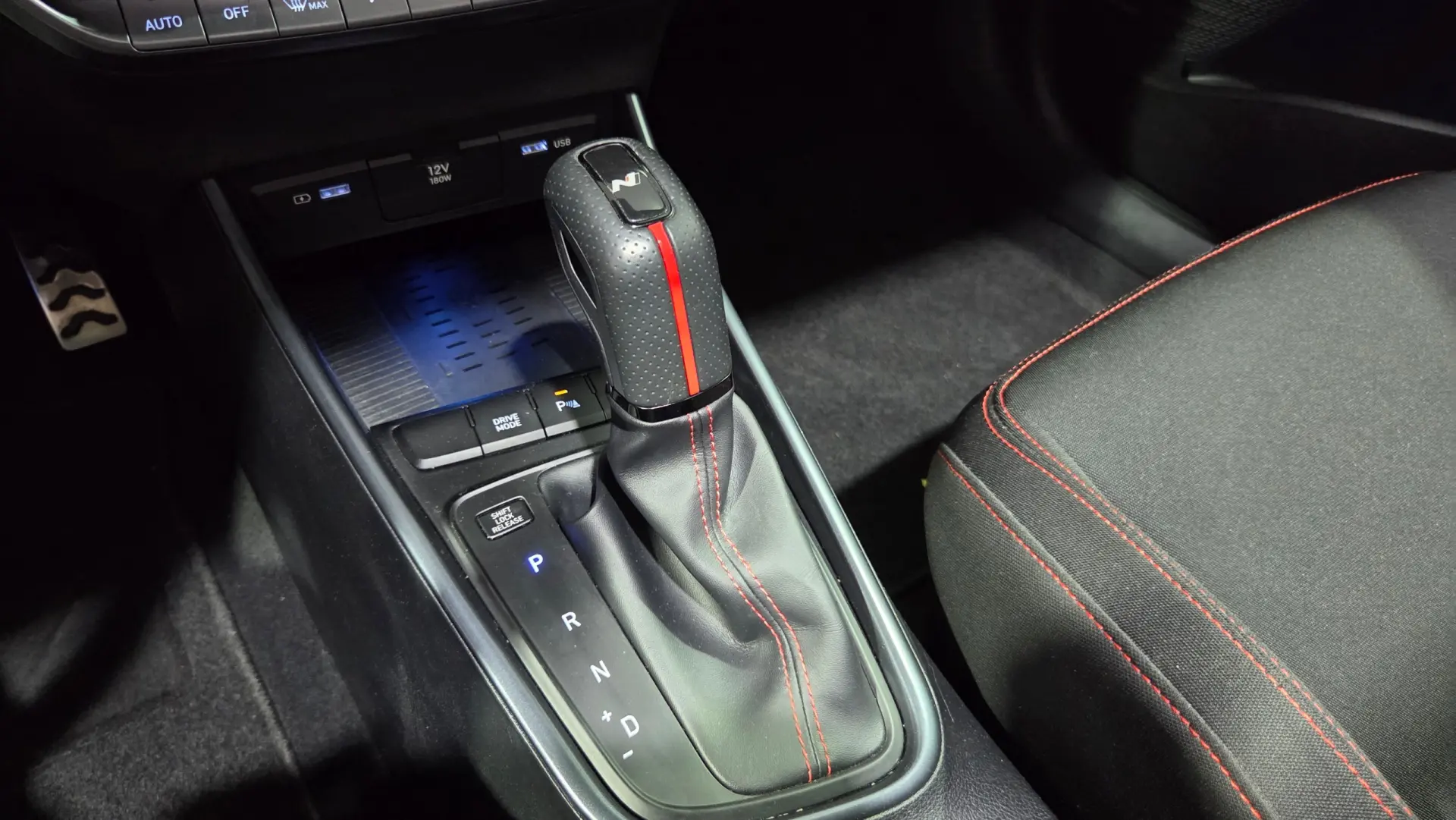 Hyundai i20 N 1.0 T-GDI 48V-Hybrid DCT Connect & Go 32