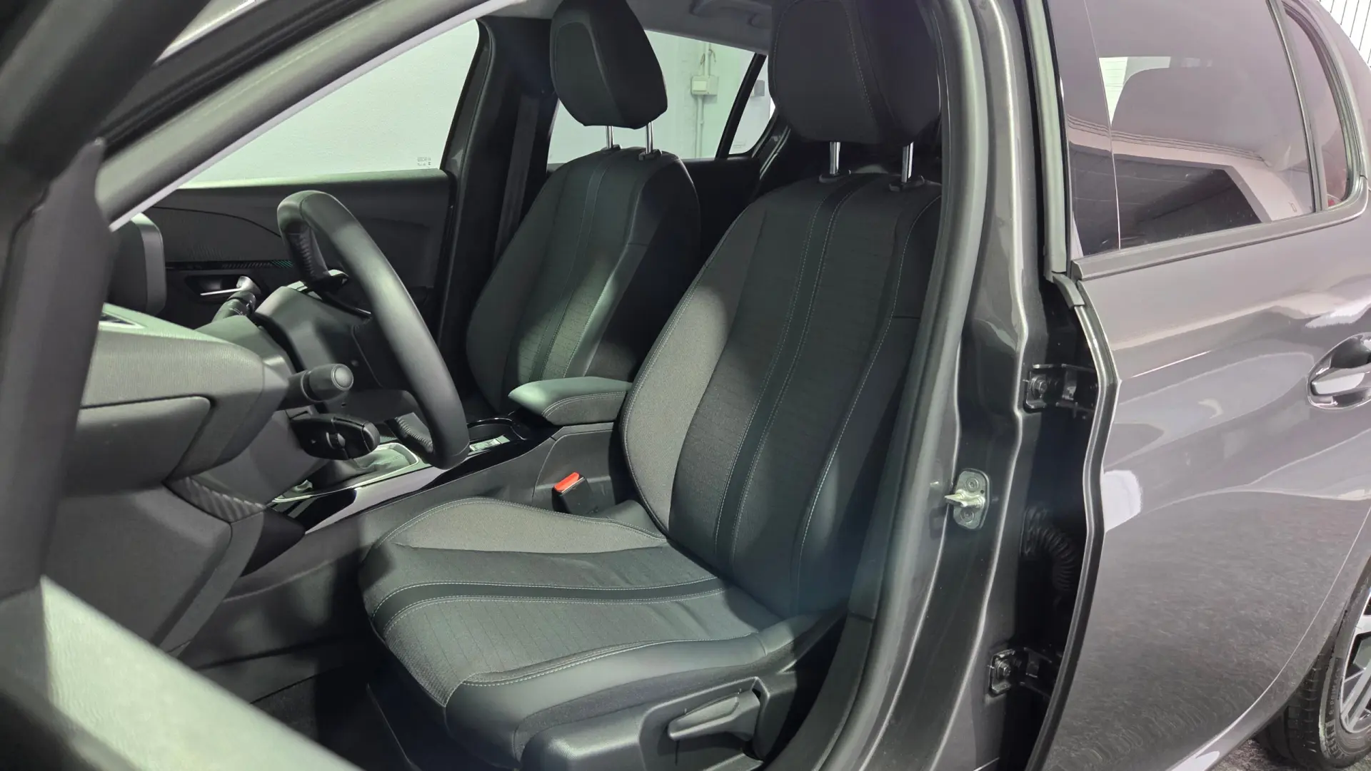 Peugeot 208 1.2 PureTech Allure Pack 12