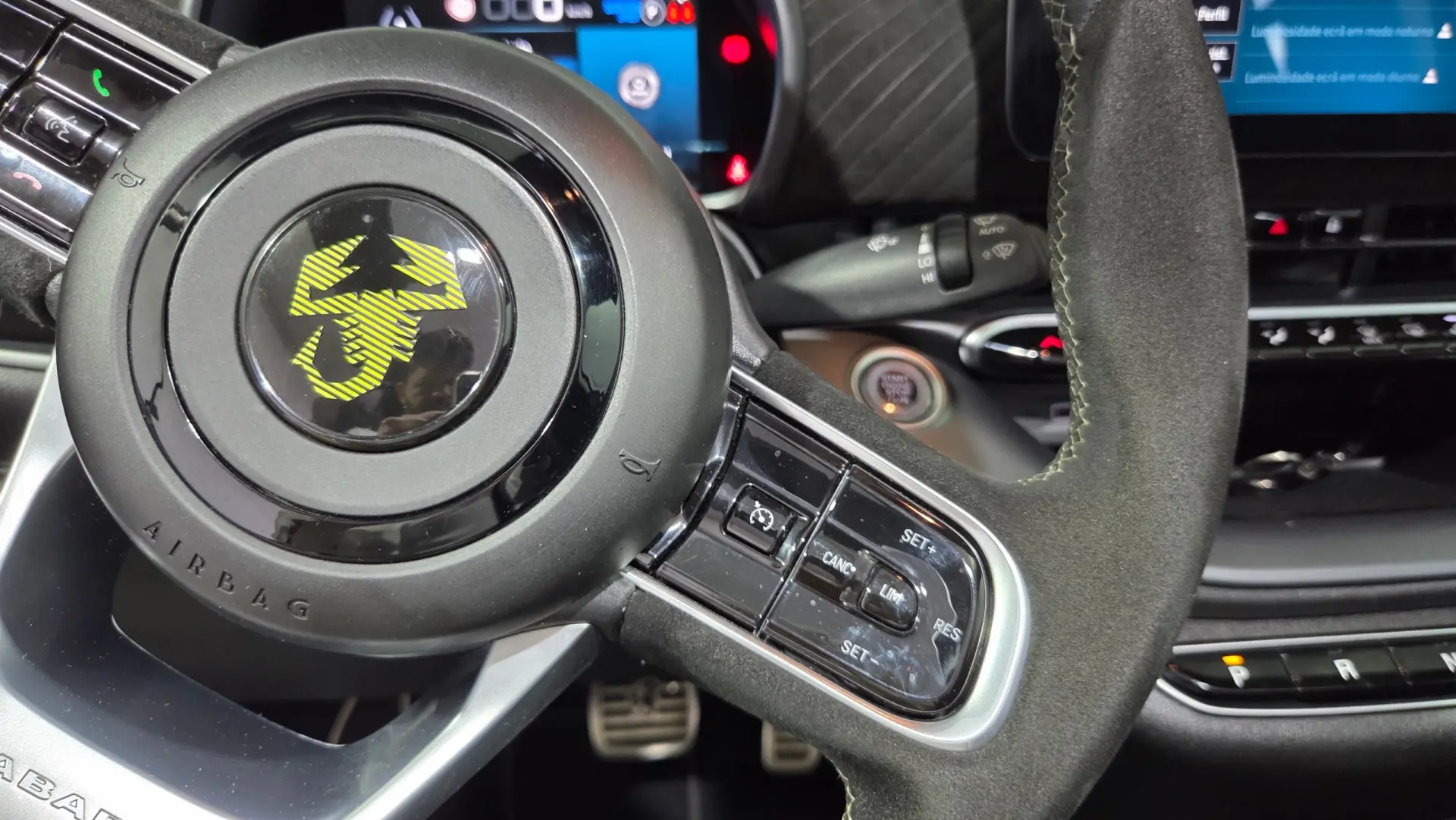 Abarth 500e C Scorpionissima 36