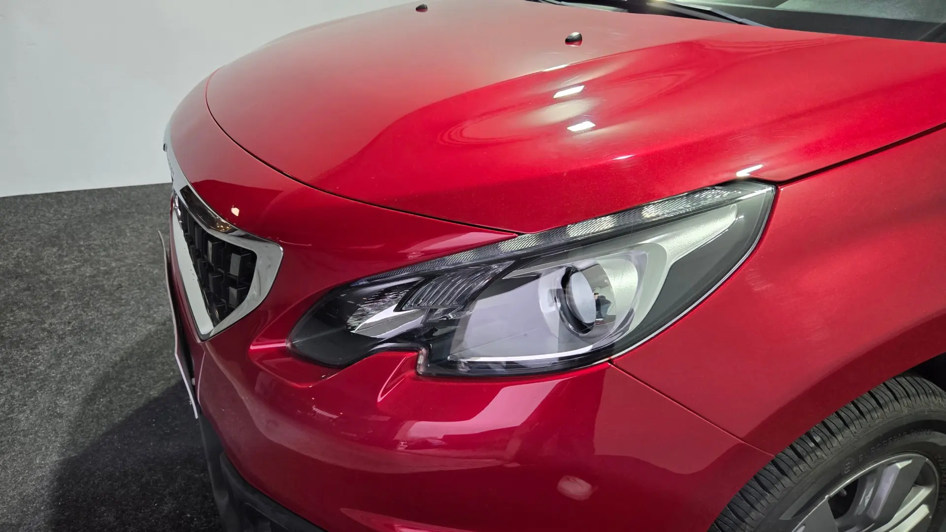 Peugeot 2008 PureTech 130 Stop&Start Allure 4