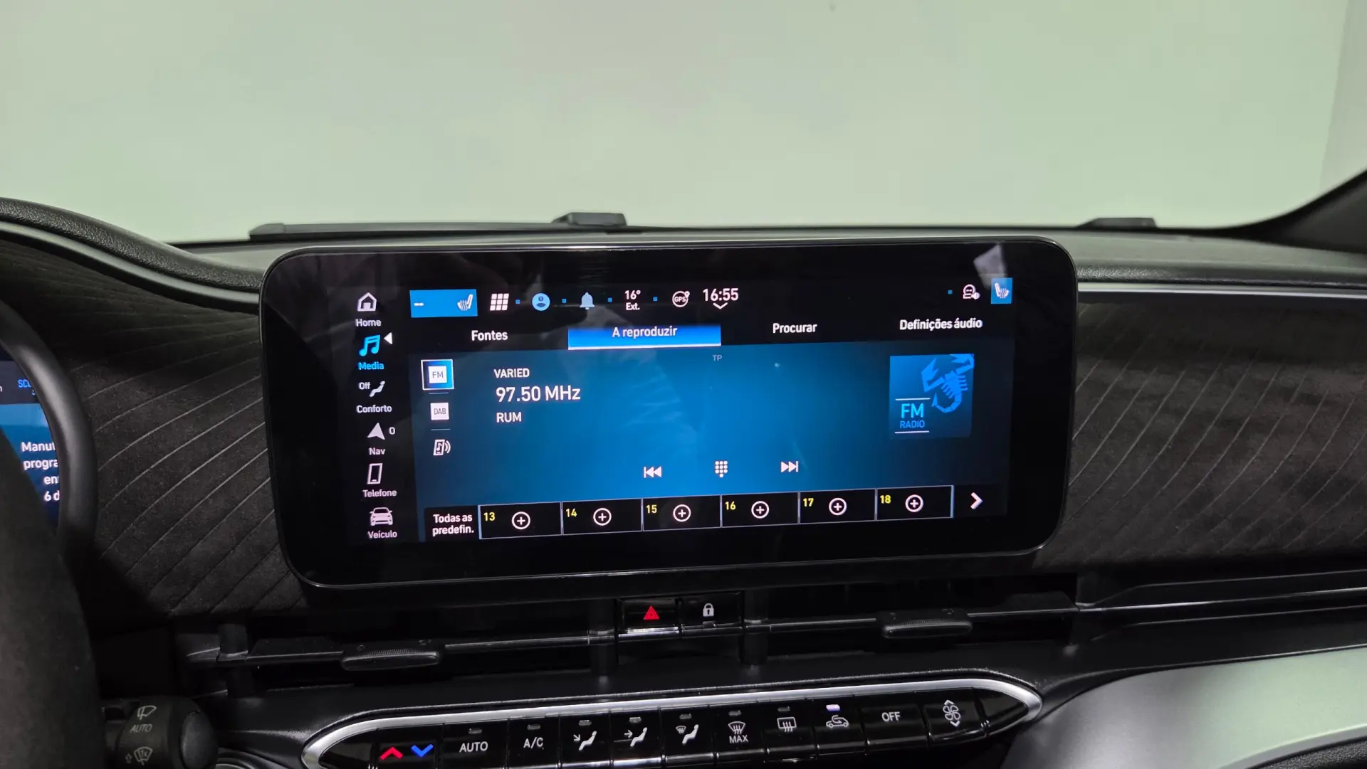 Abarth 500e C Scorpionissima 26