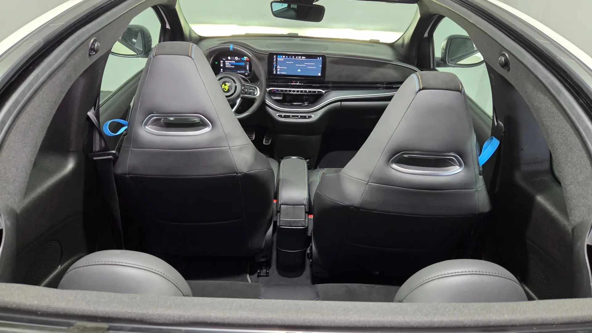 Abarth 500e C Scorpionissima 11