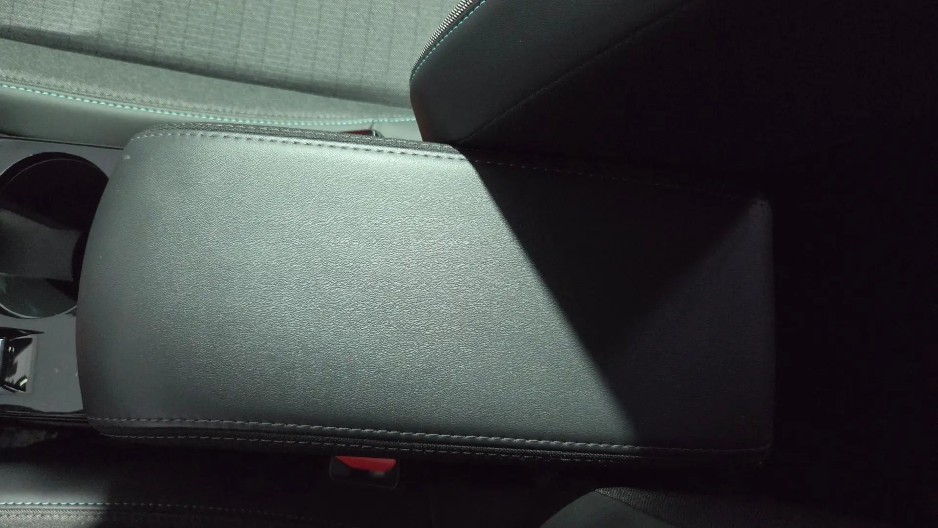 Peugeot 208 1.2 PureTech Allure Pack 31