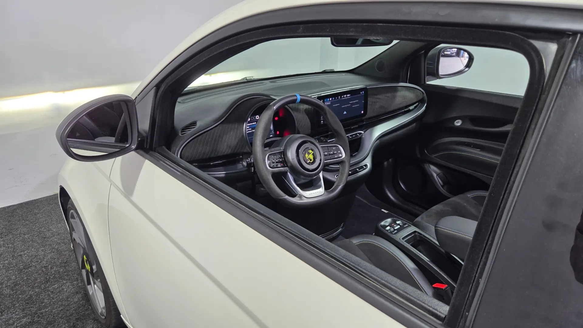 Abarth 500e C Scorpionissima 13