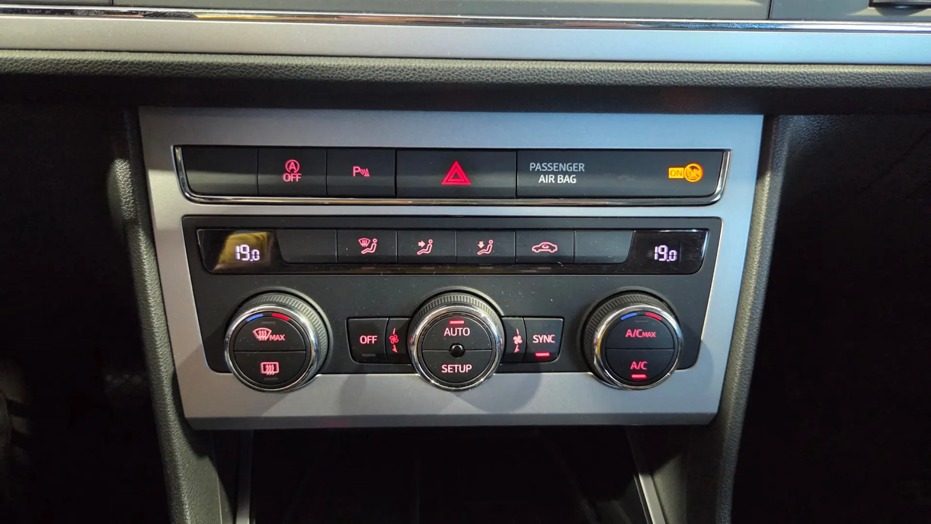 SEAT Leon 1.6 TDI Style S/S 32