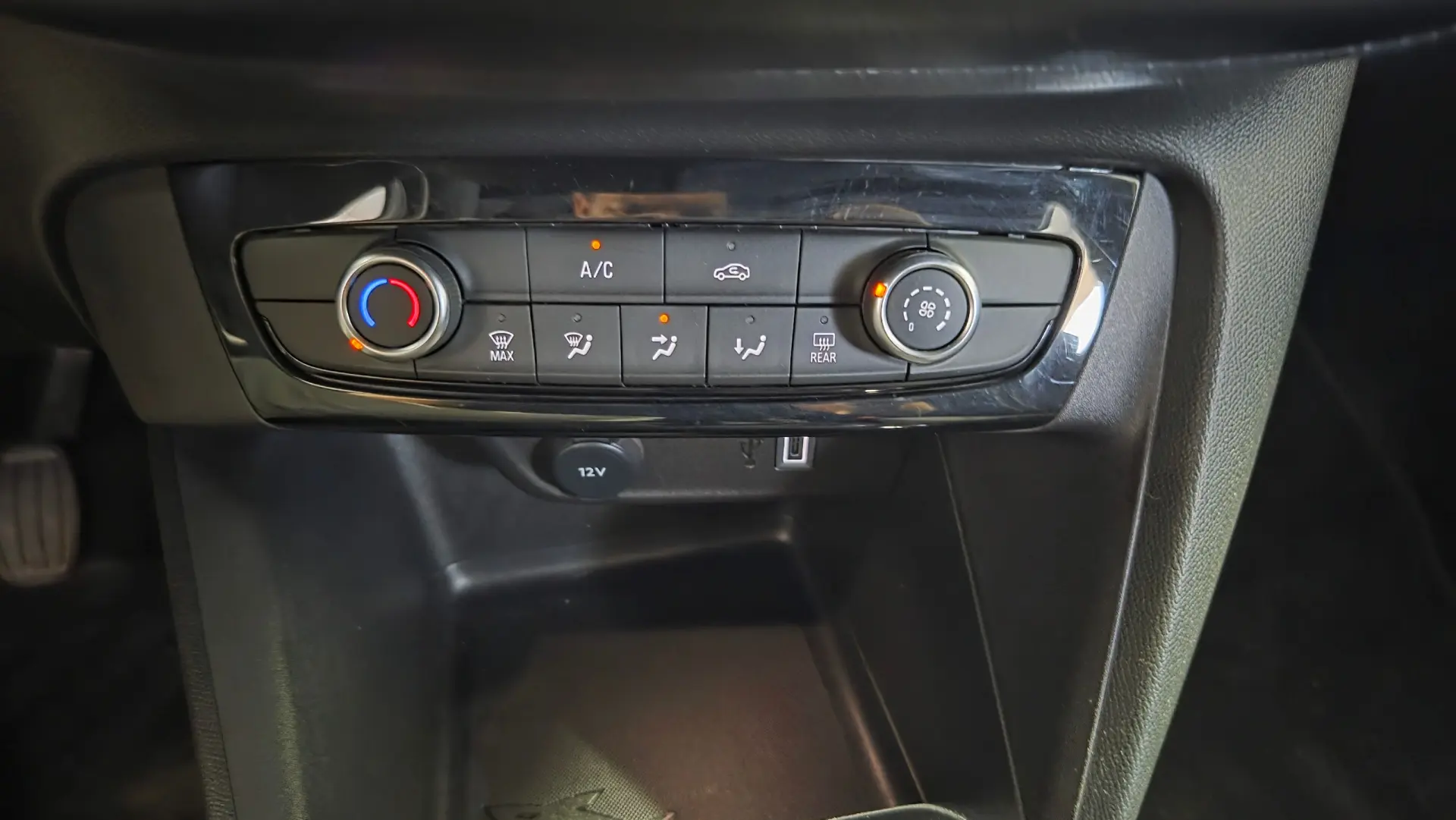 Opel Corsa 1.2 Direct Injection Turbo S&S GS 28