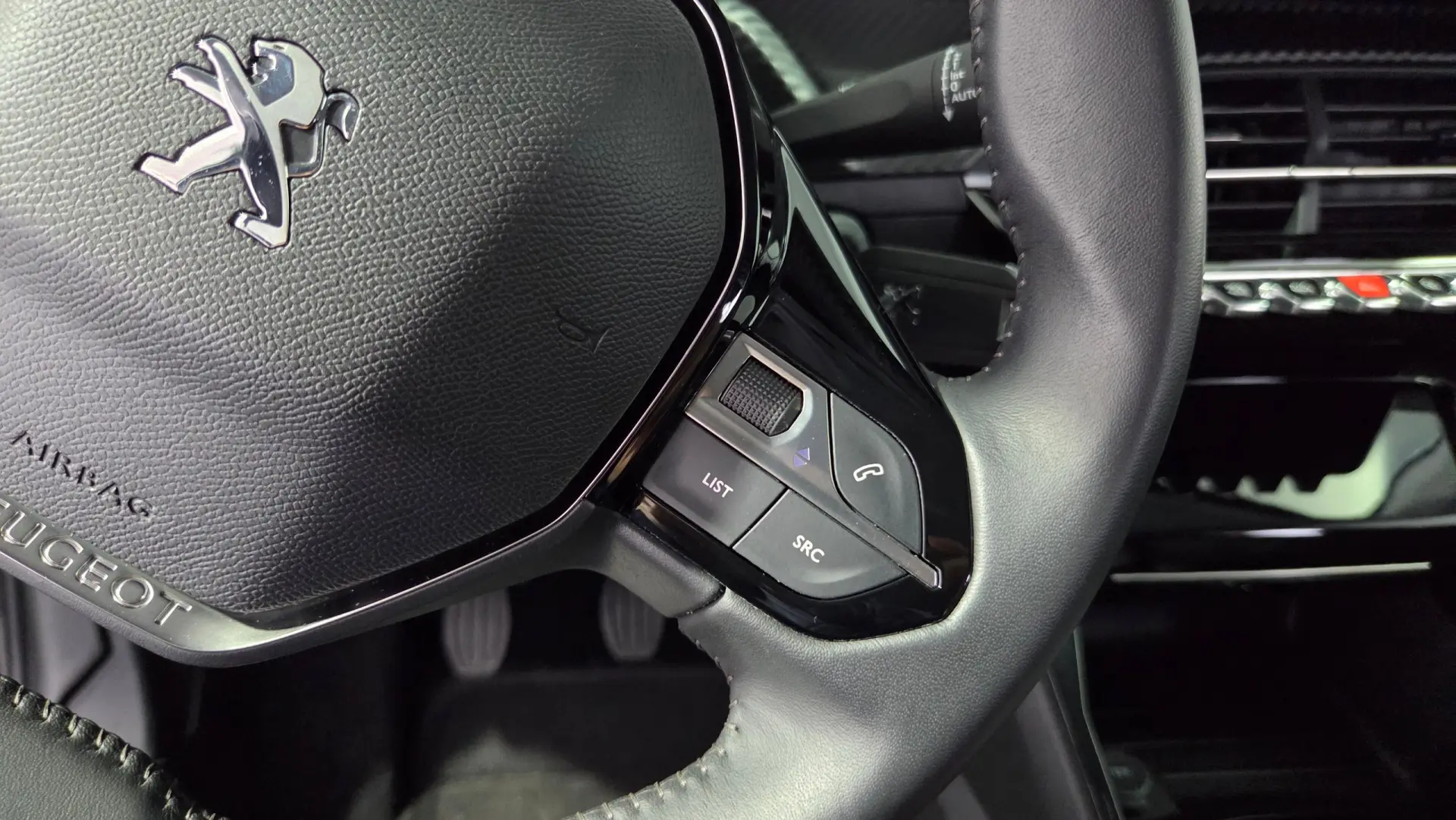 Peugeot 208 1.2 PureTech Allure Pack 32