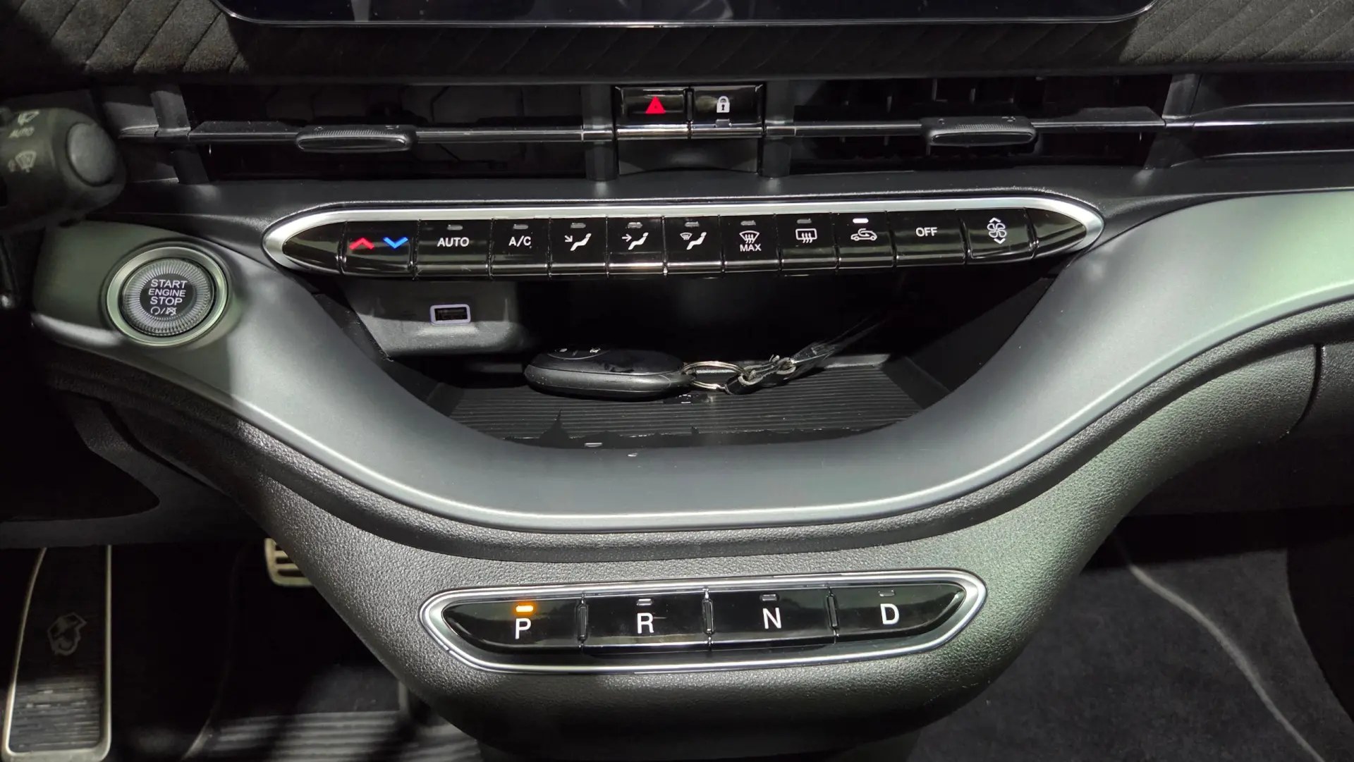 Abarth 500e C Scorpionissima 31