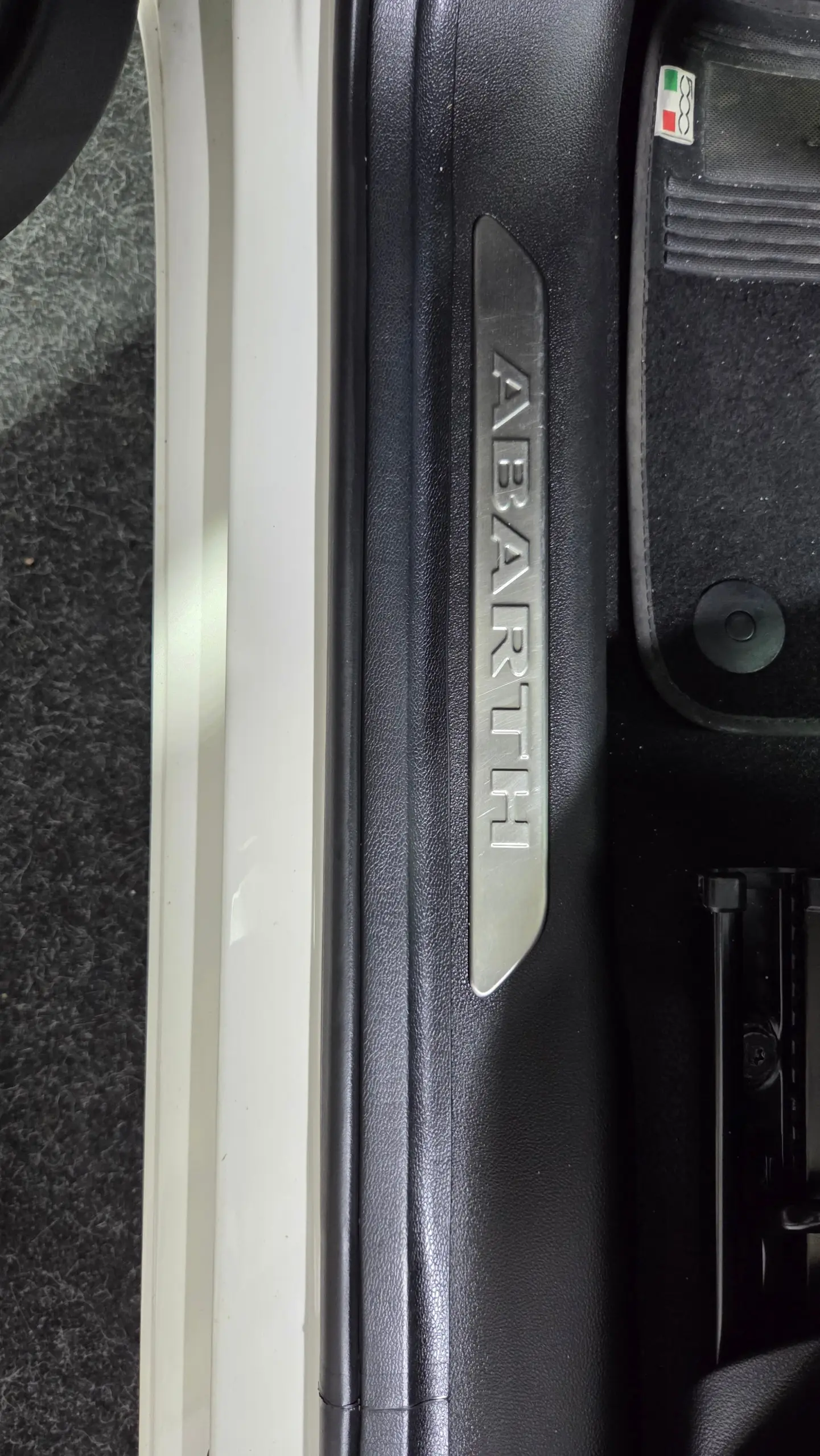 Abarth 500e C Scorpionissima 40