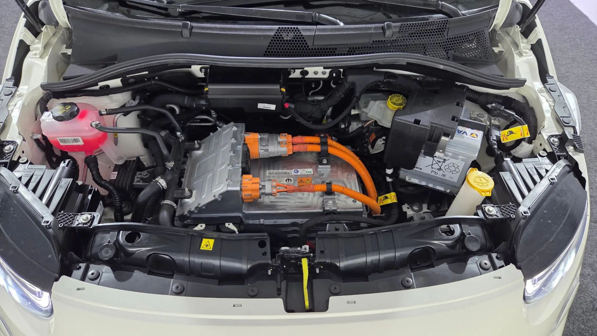 Abarth 500e C Scorpionissima 46