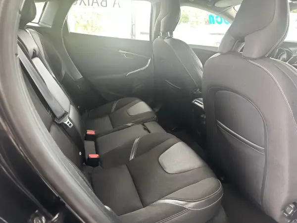 Volvo V40 Cross Country 30