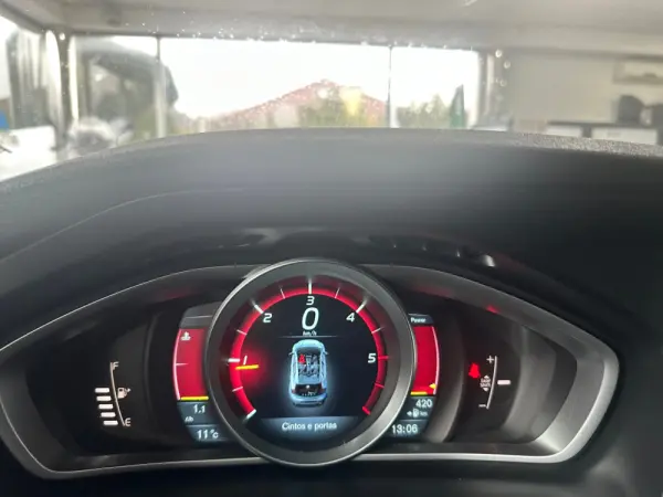 Volvo V40 Cross Country 20