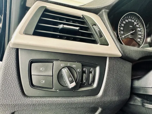 BMW 320 d Touring EfficientDynamics Line Sport Auto 8