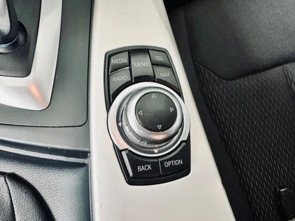 BMW 320 d Touring EfficientDynamics Line Sport Auto 23