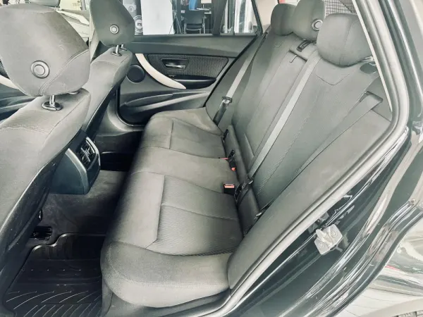 BMW 320 d Touring EfficientDynamics Line Sport Auto 26