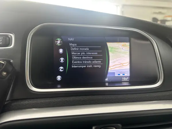 Volvo V40 Cross Country 17