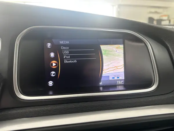 Volvo V40 Cross Country 14