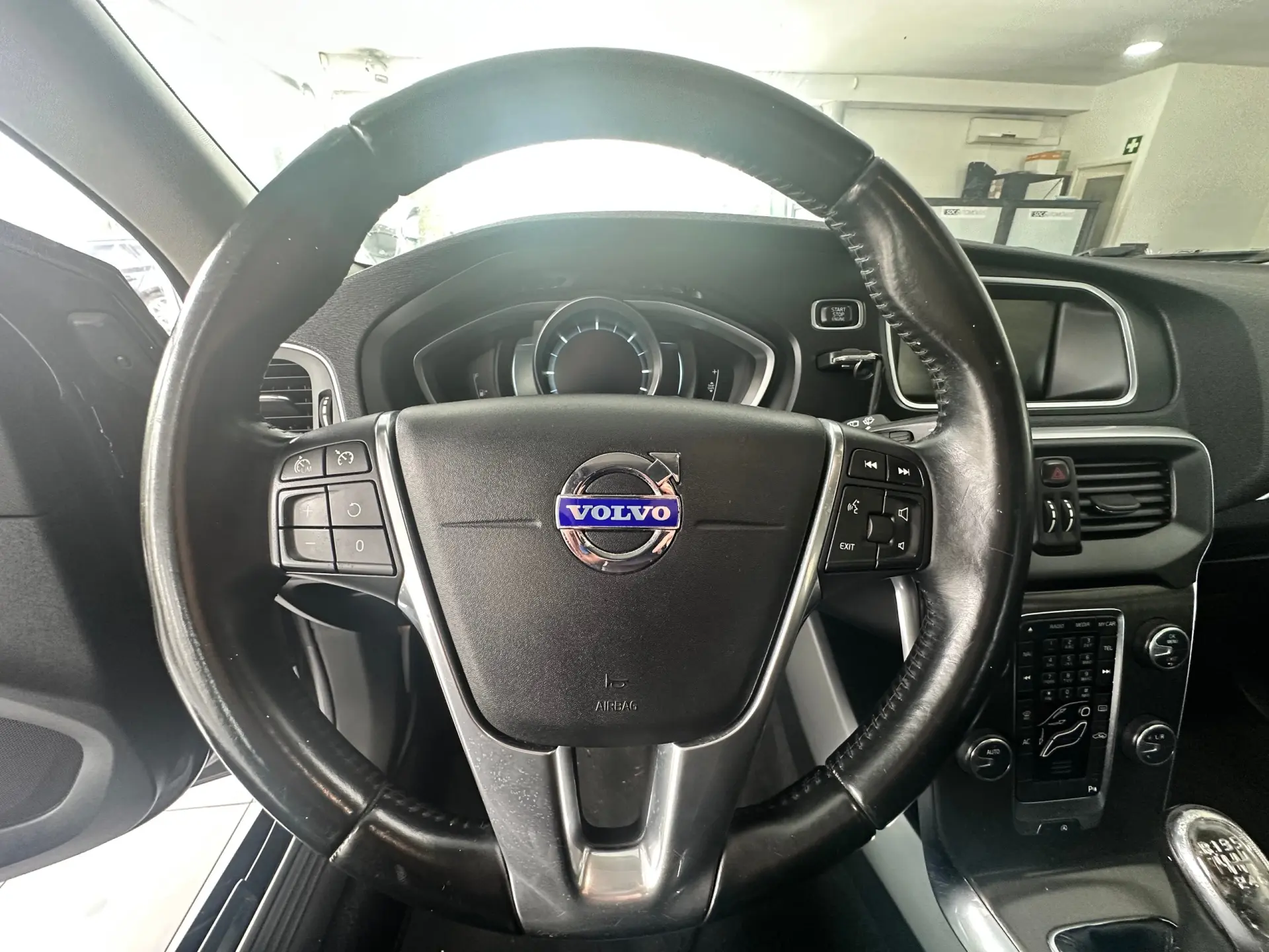 Volvo V40 Cross Country 11