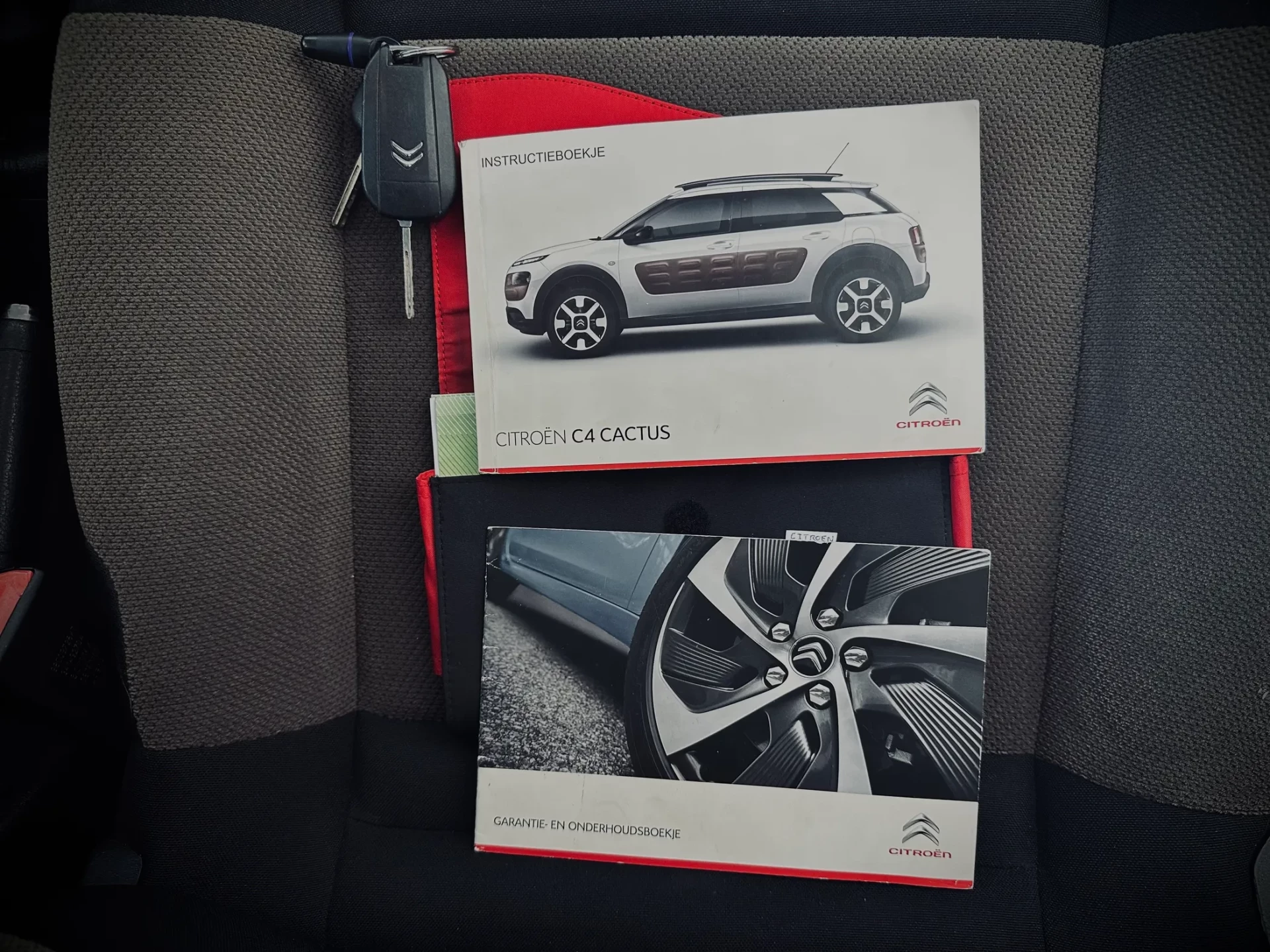 Citroën C4 Cactus 1.6 BlueHDi Feel 19