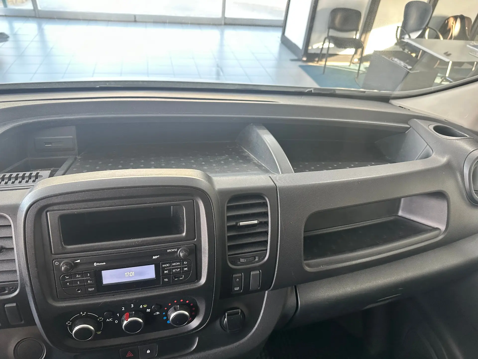 Renault Trafic 2.0 dCi L1H1 1.2T Intens 14