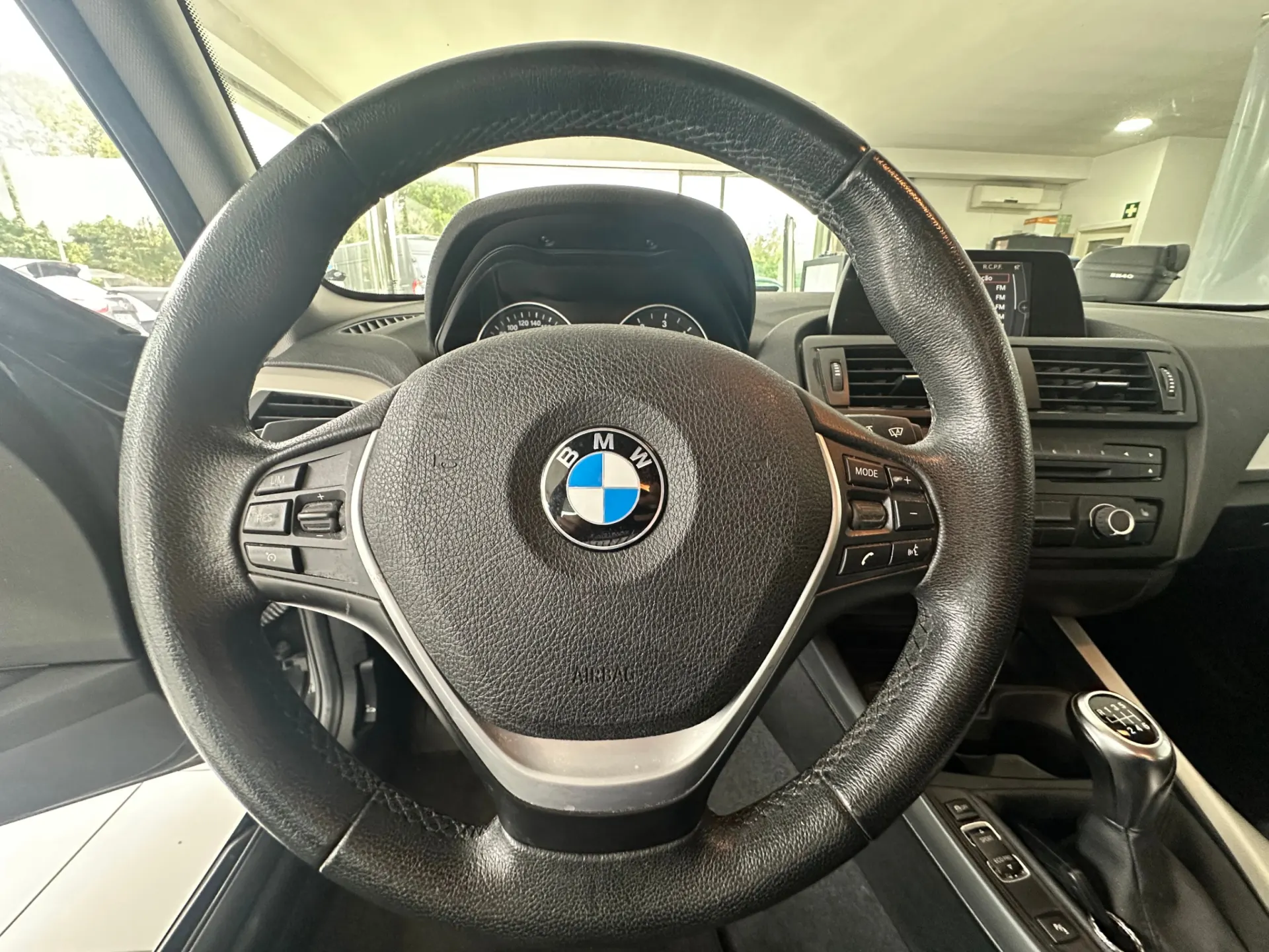 BMW 114 d Line Sport 10