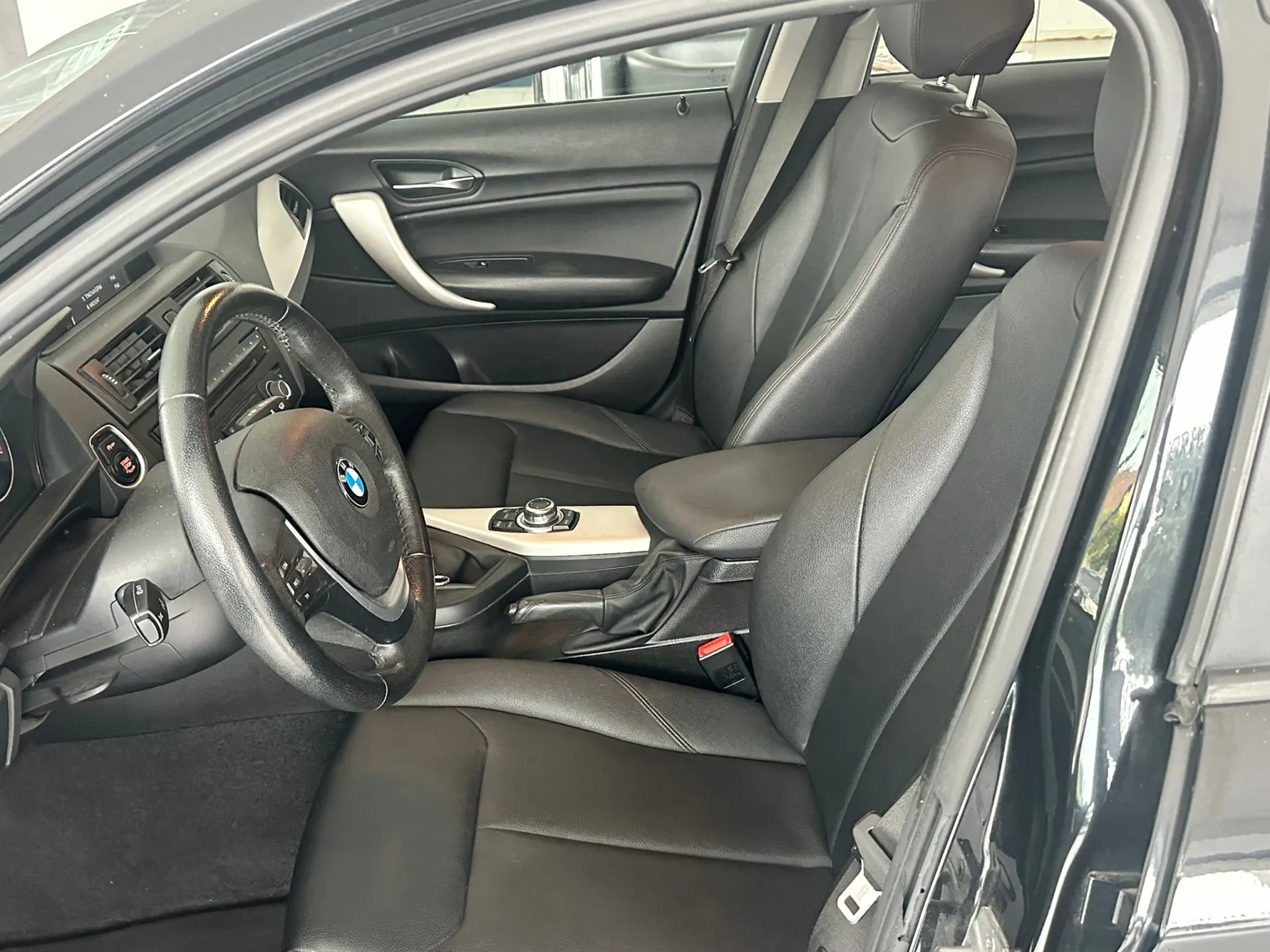 BMW 114 d Line Sport 8