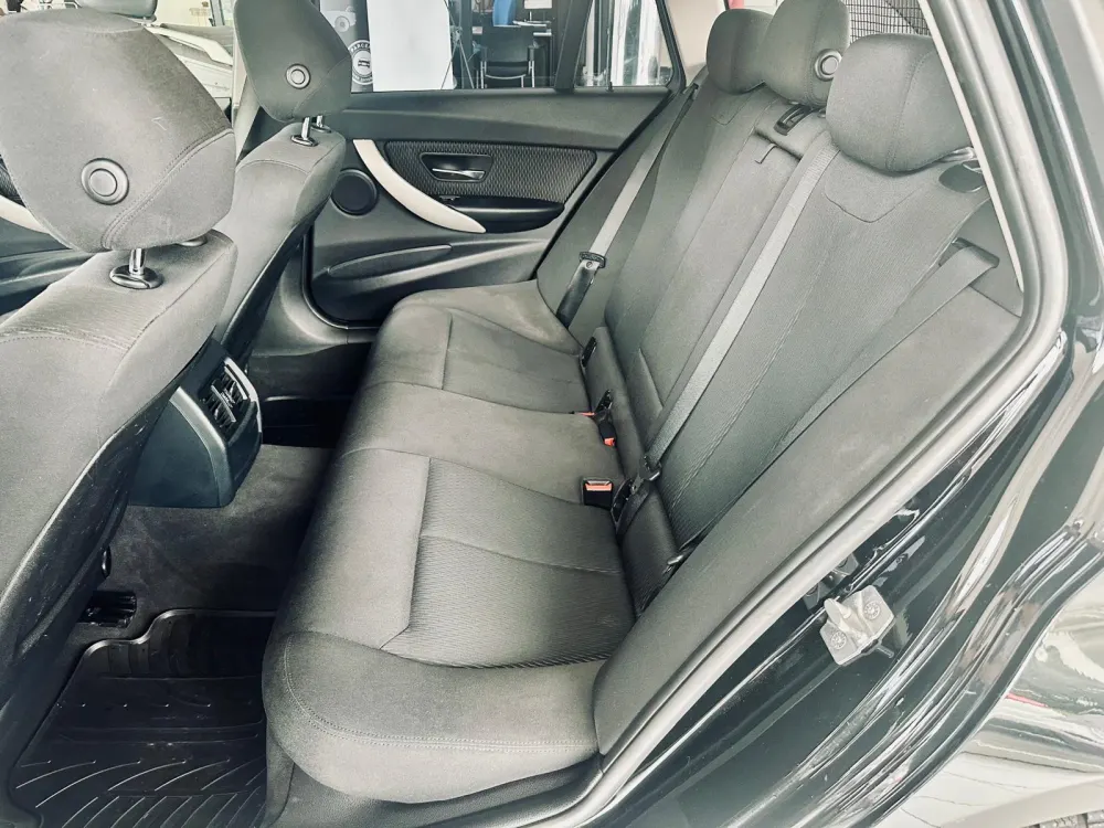 BMW 320 d Touring EfficientDynamics Line Sport Auto 26