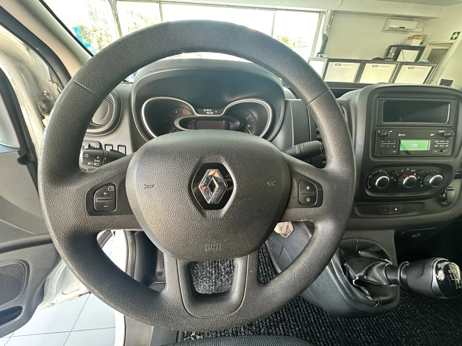 Renault Trafic 2.0 dCi L1H1 1.2T Intens 10