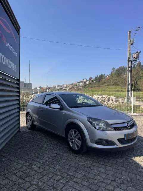 Opel Astra GTC 1.3 CDTI 2